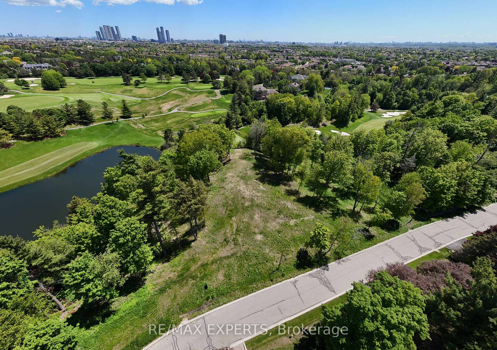 Photo 14 of 167 National Drive, Vaughan, East Woodbridge — HOMEH
