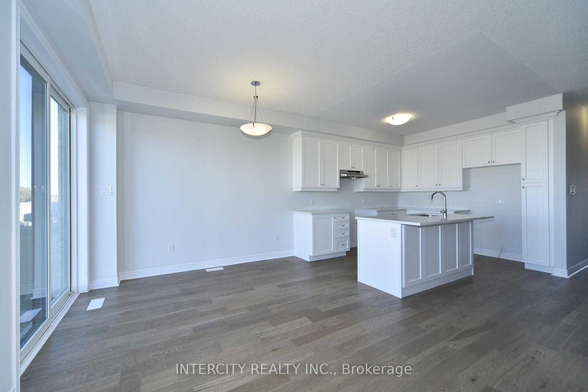 Photo 9 of 160 Mumbai Drive, Markham, Middlefield — HOMEH
