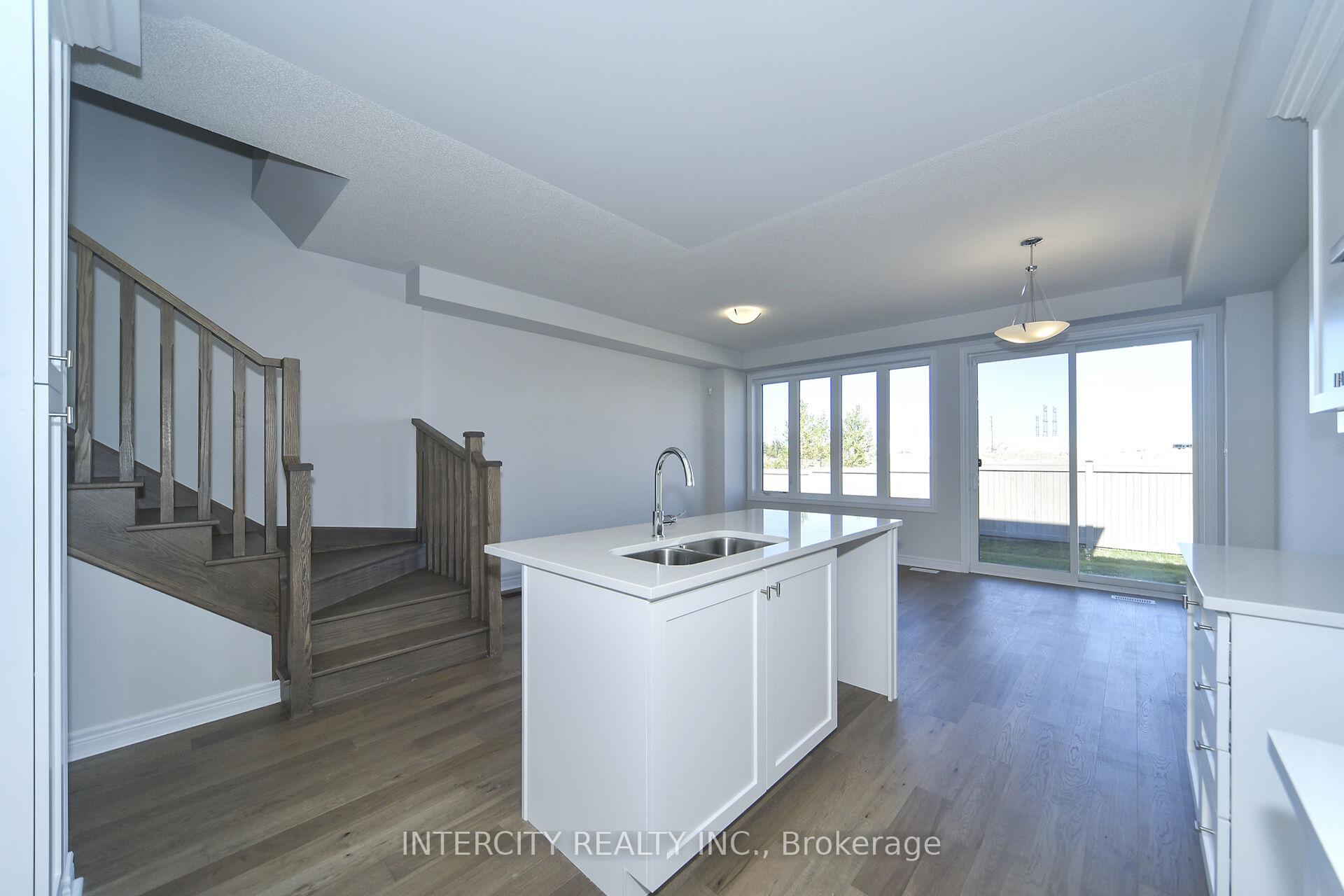 Photo 32 of 160 Mumbai Drive, Markham, Middlefield — HOMEH