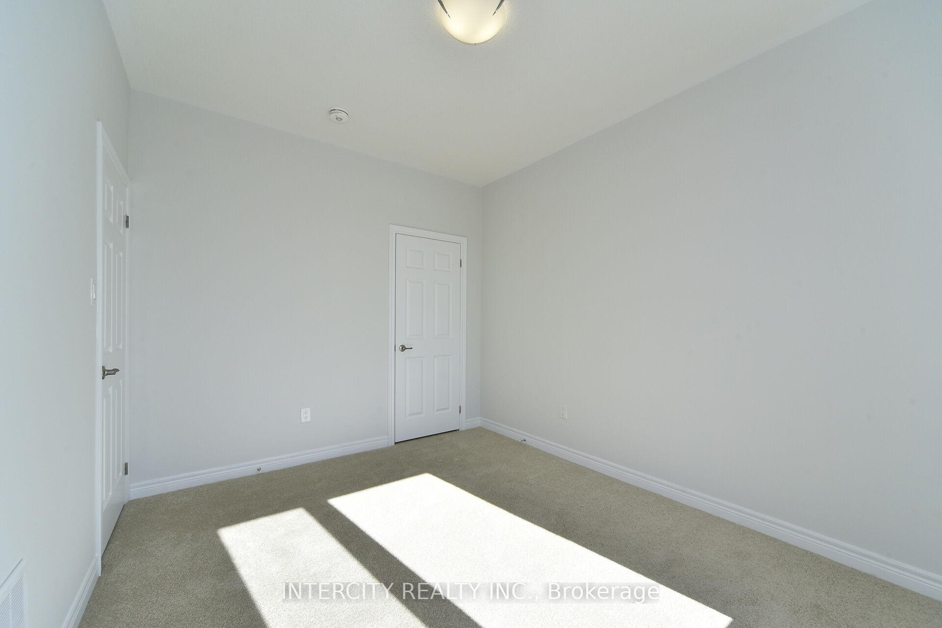 Photo 33 of 160 Mumbai Drive, Markham, Middlefield — HOMEH