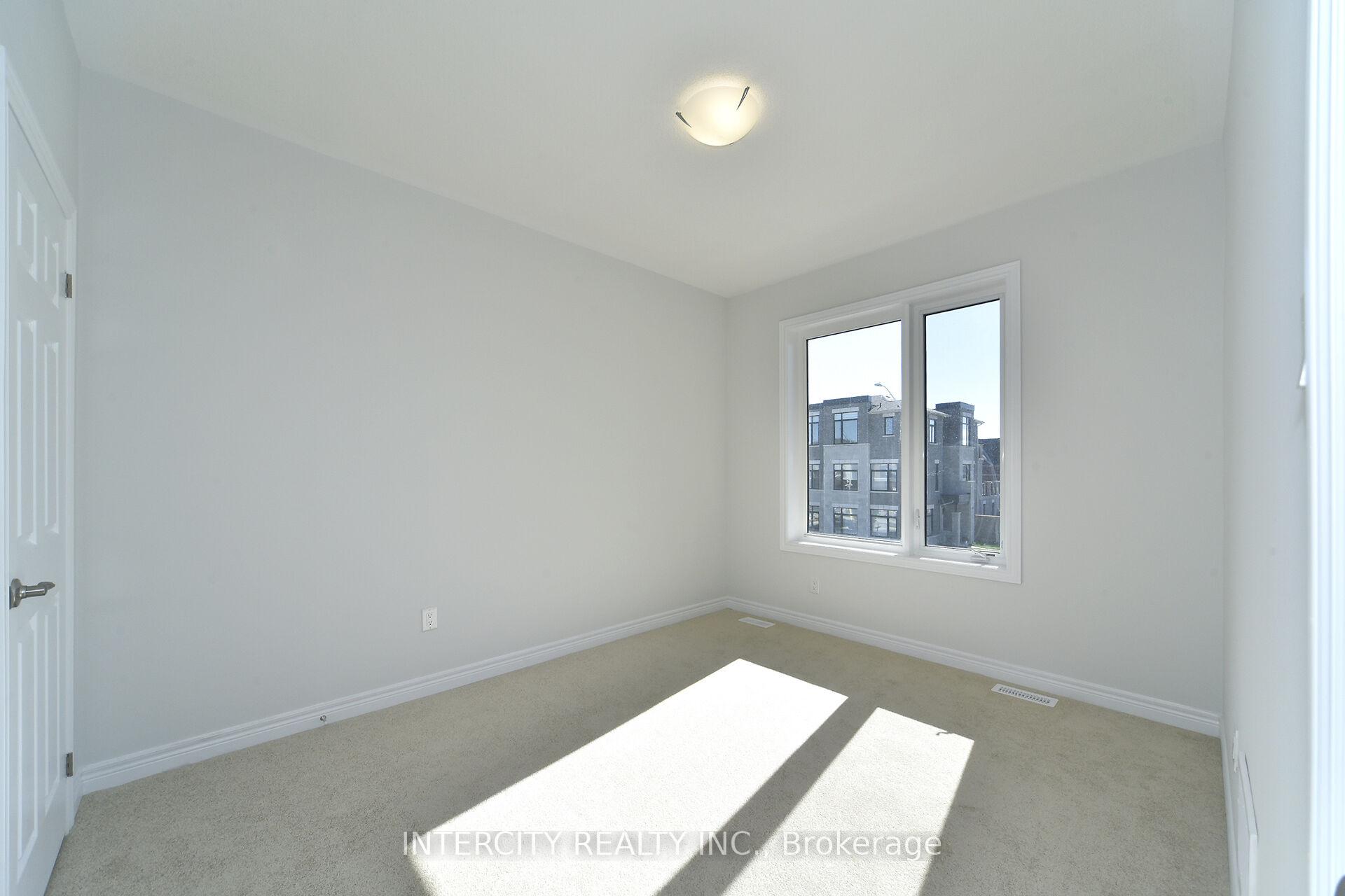 Photo 16 of 160 Mumbai Drive, Markham, Middlefield — HOMEH