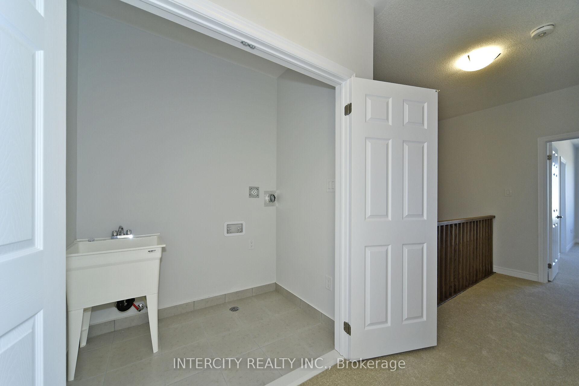 Photo 36 of 160 Mumbai Drive, Markham, Middlefield — HOMEH
