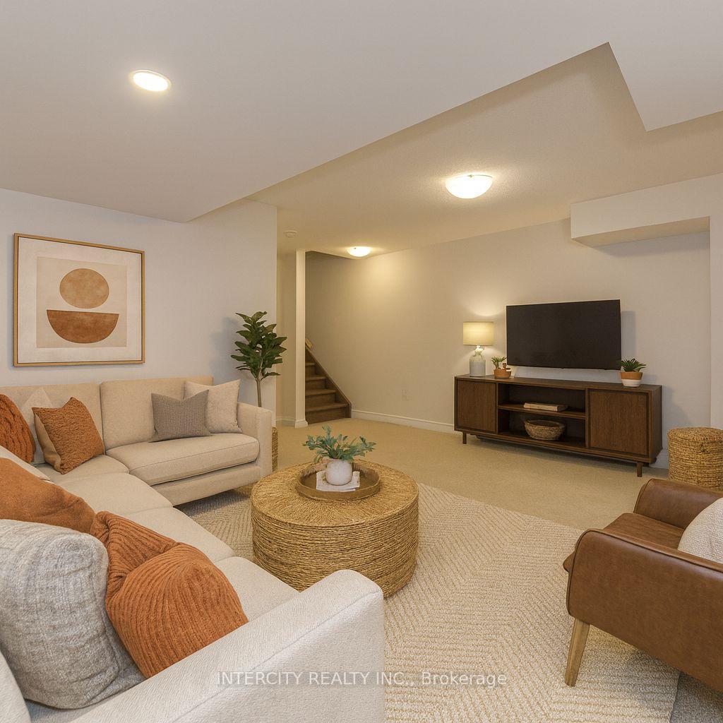 Photo 18 of 160 Mumbai Drive, Markham, Middlefield — HOMEH