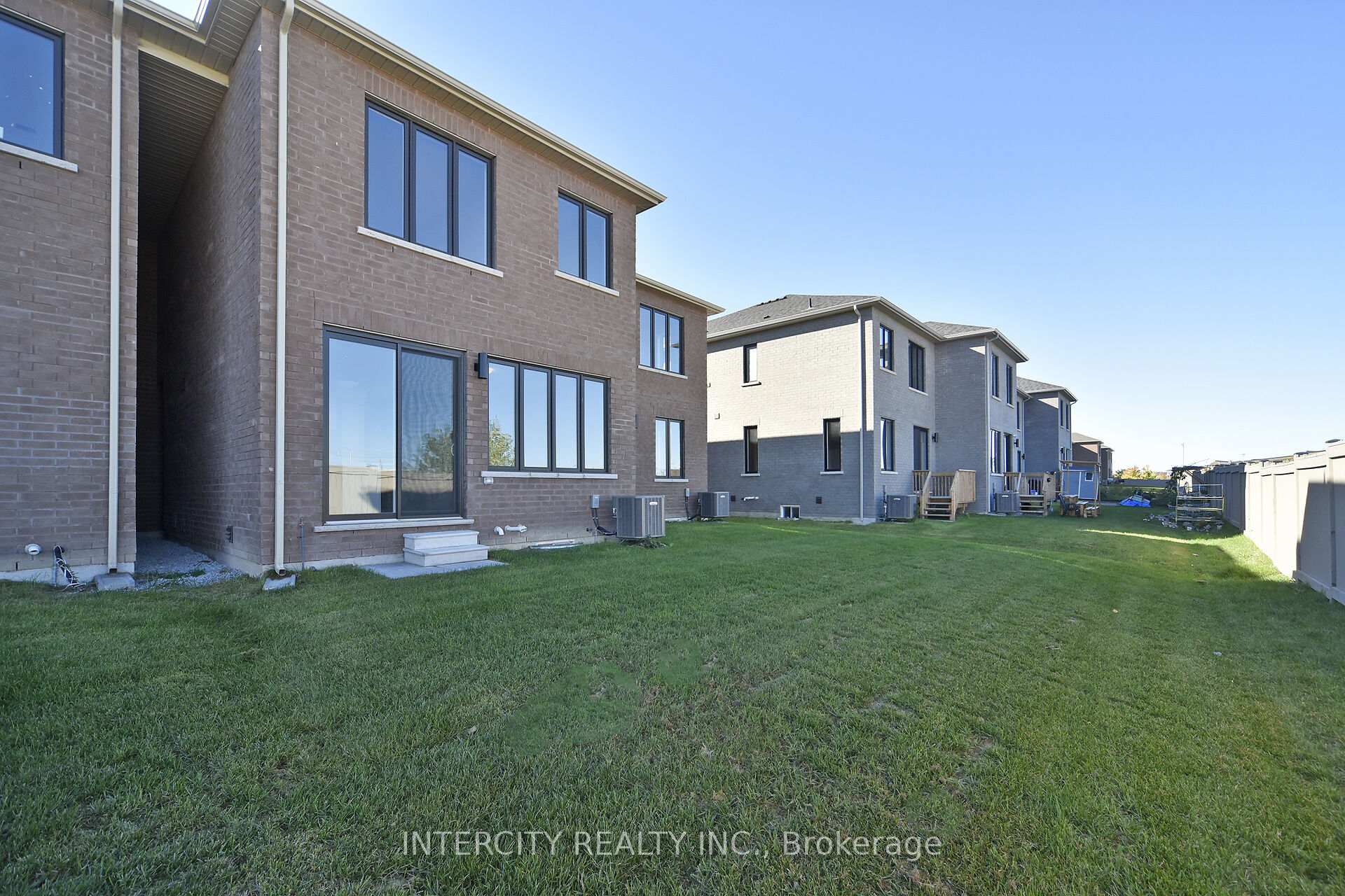 Photo 28 of 160 Mumbai Drive, Markham, Middlefield — HOMEH