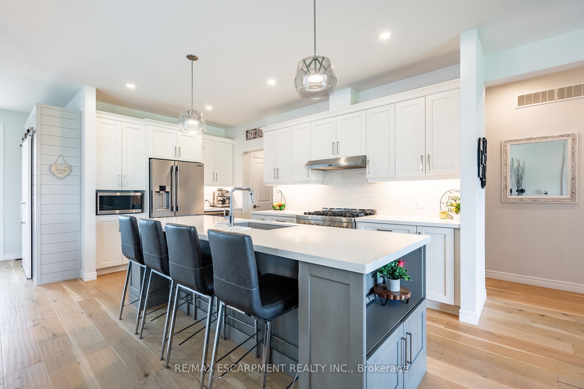 Photo 12 of 16 Whiting Drive, Brant, Paris — HOMEH