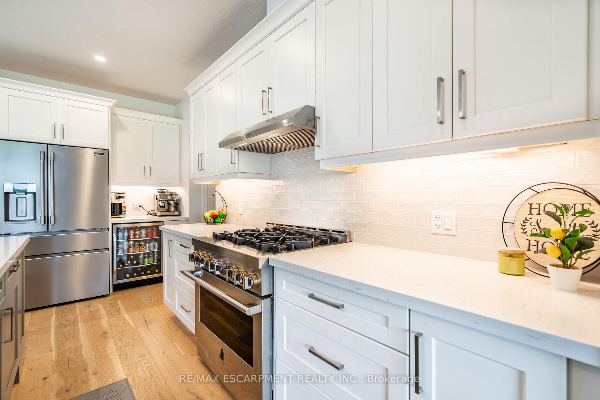 Photo 3 of 16 Whiting Drive, Brant, Paris — HOMEH