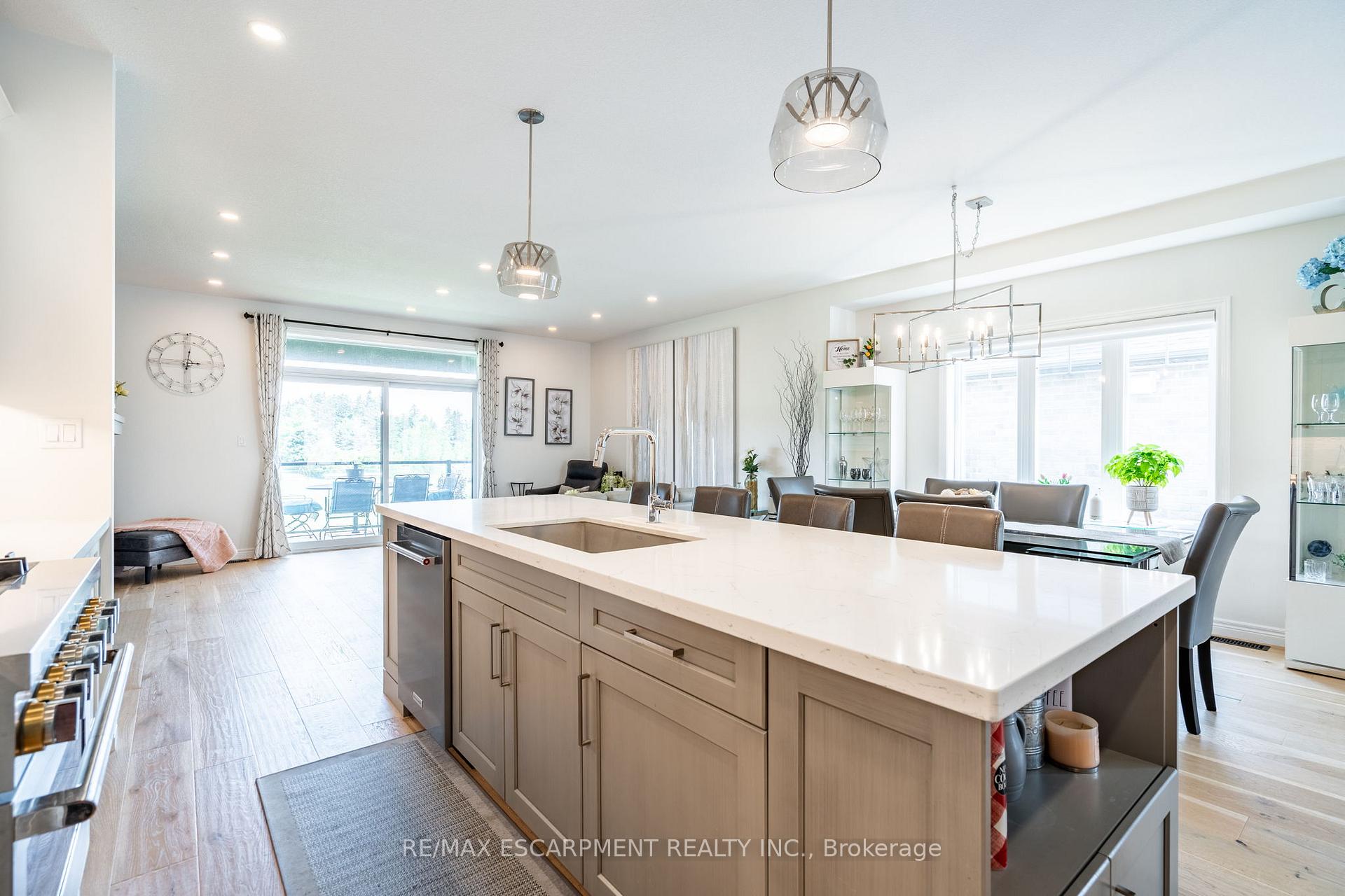 Photo 4 of 16 Whiting Drive, Brant, Paris — HOMEH