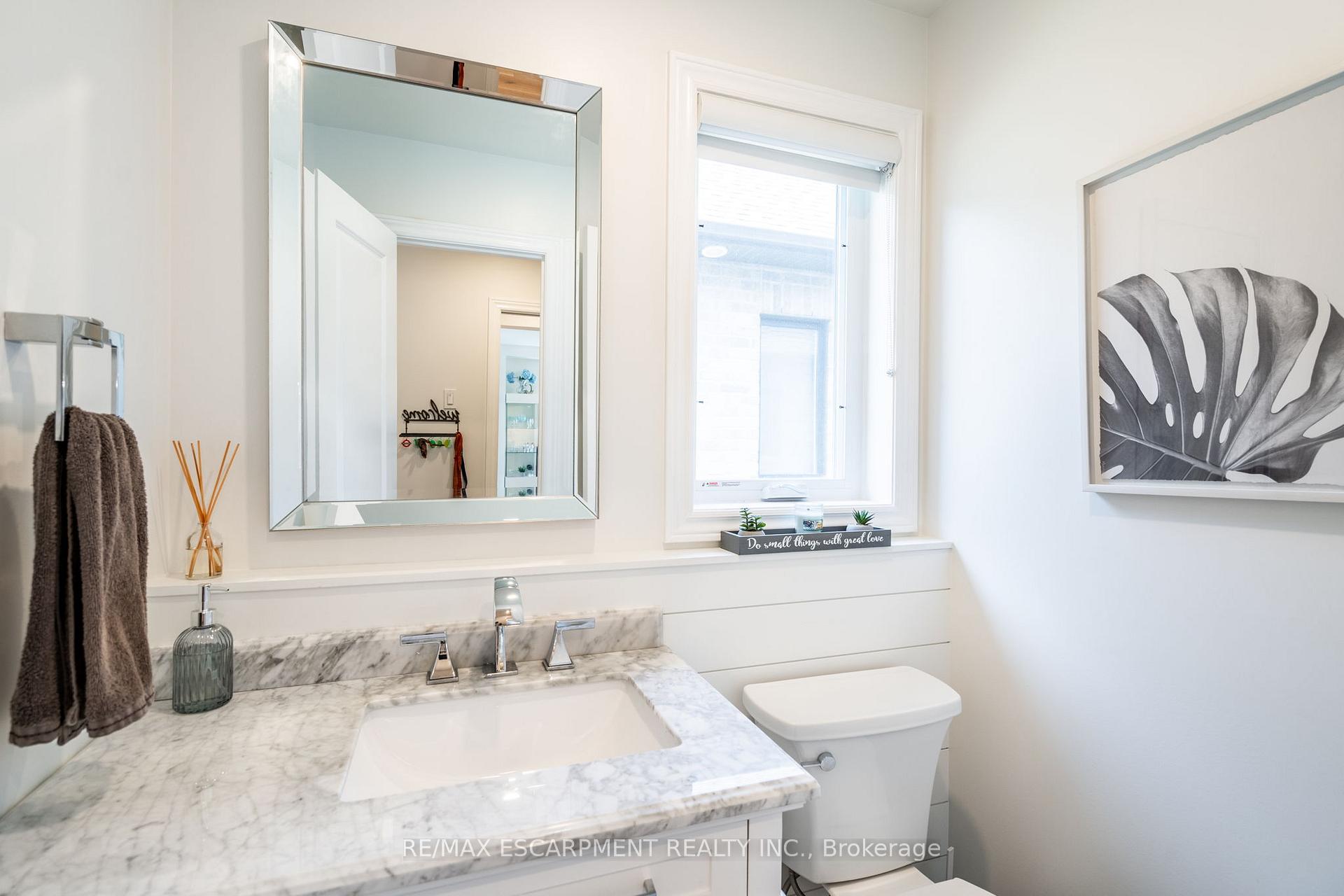 Photo 23 of 16 Whiting Drive, Brant, Paris — HOMEH