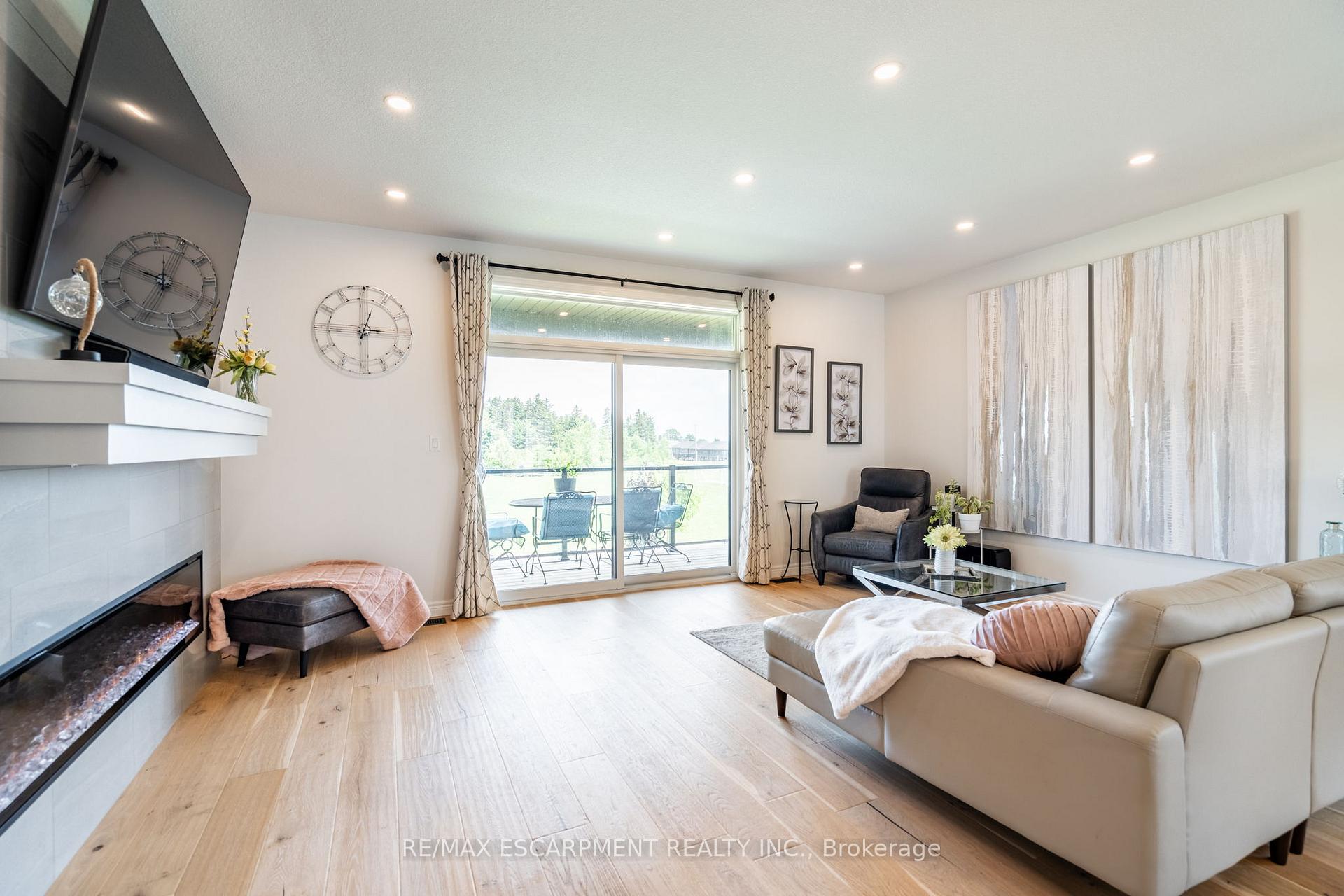 Photo 9 of 16 Whiting Drive, Brant, Paris — HOMEH