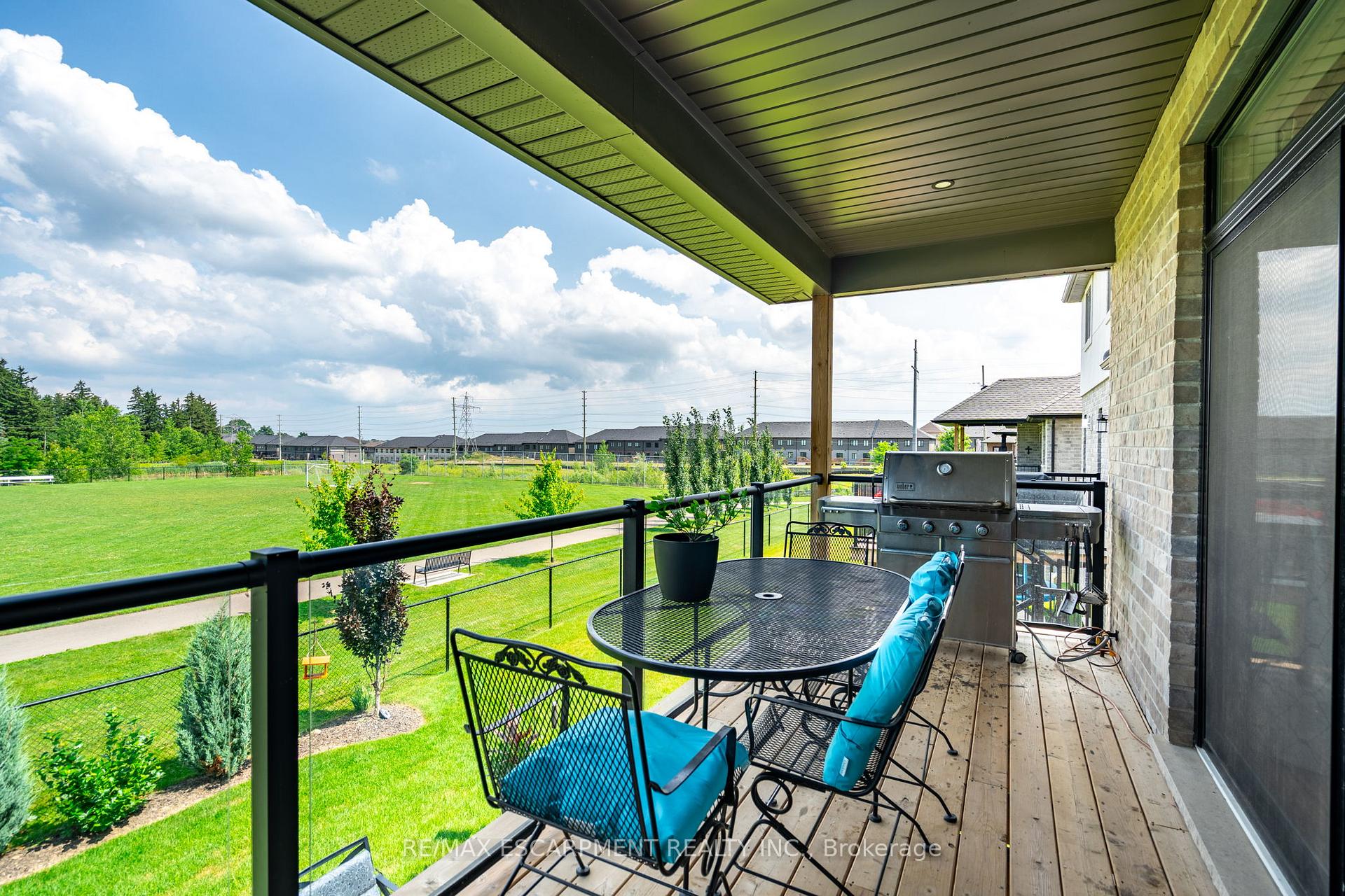 Photo 42 of 16 Whiting Drive, Brant, Paris — HOMEH