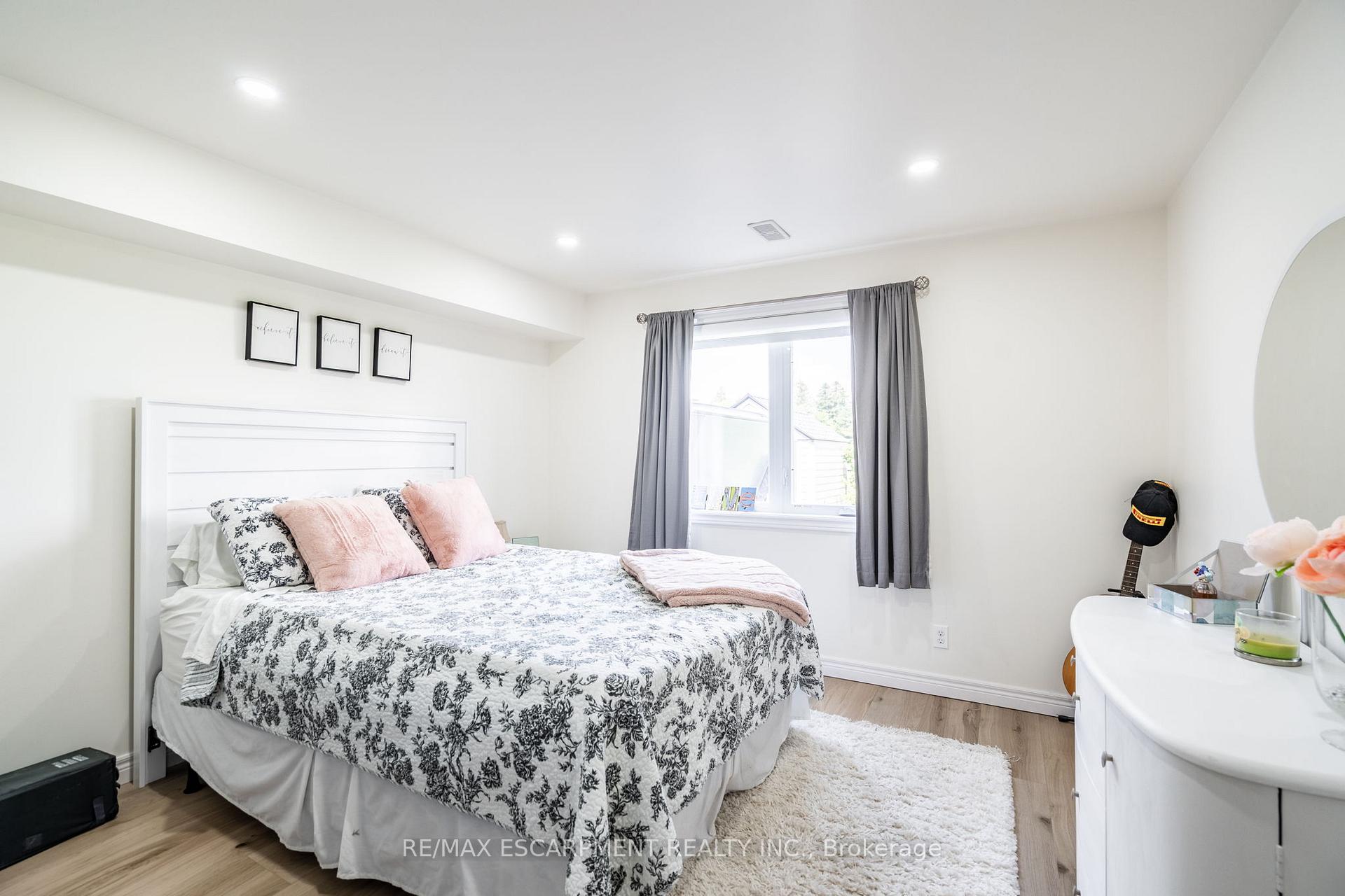 Photo 40 of 16 Whiting Drive, Brant, Paris — HOMEH