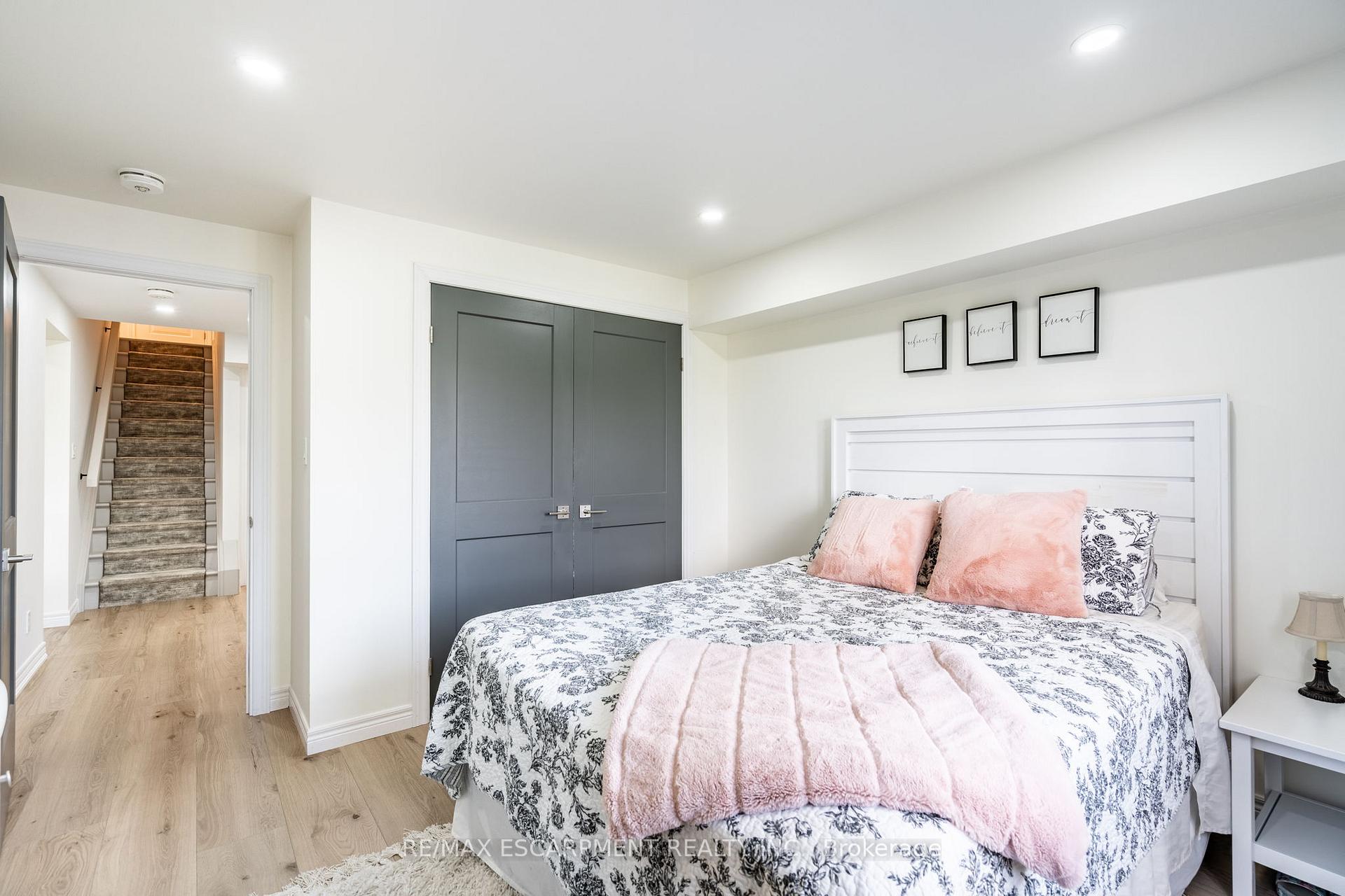 Photo 13 of 16 Whiting Drive, Brant, Paris — HOMEH