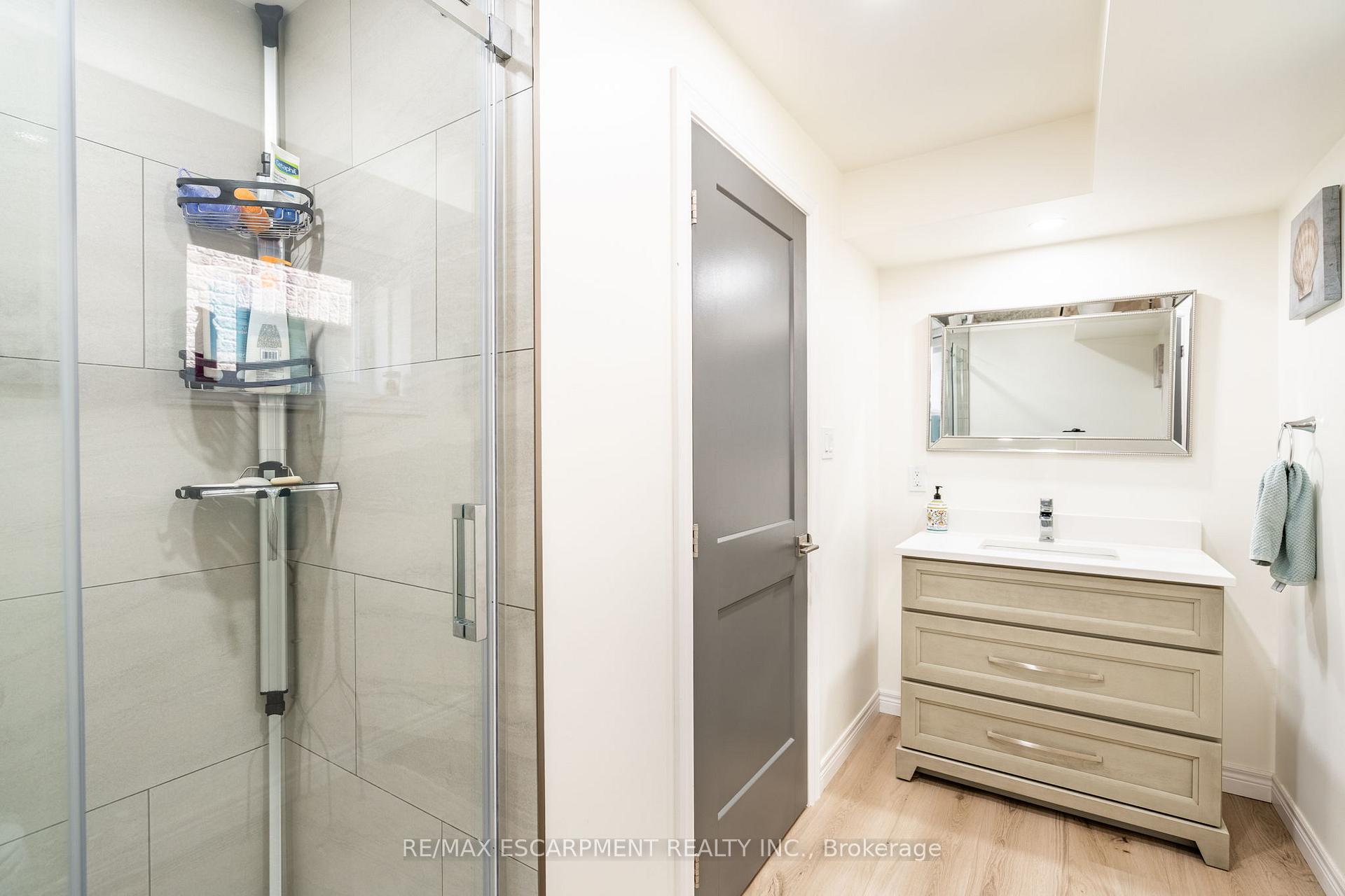 Photo 38 of 16 Whiting Drive, Brant, Paris — HOMEH