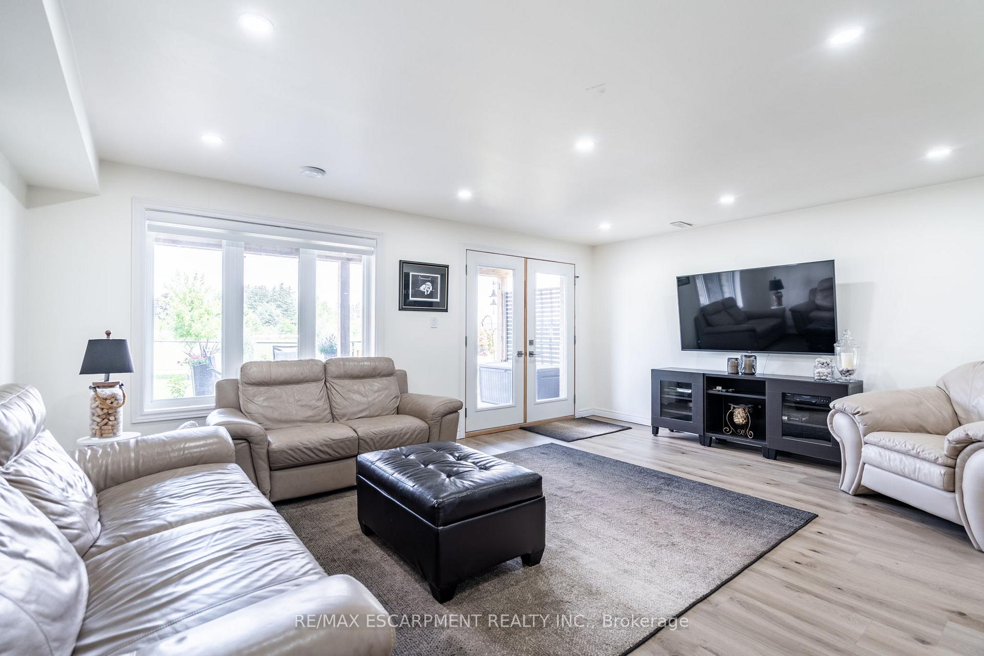 Photo 28 of 16 Whiting Drive, Brant, Paris — HOMEH
