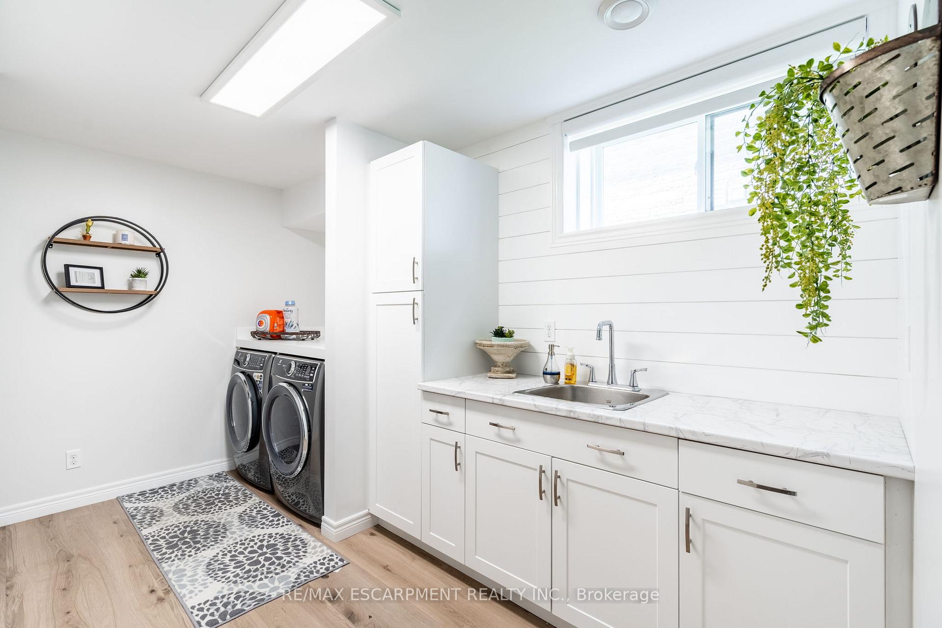 Photo 29 of 16 Whiting Drive, Brant, Paris — HOMEH