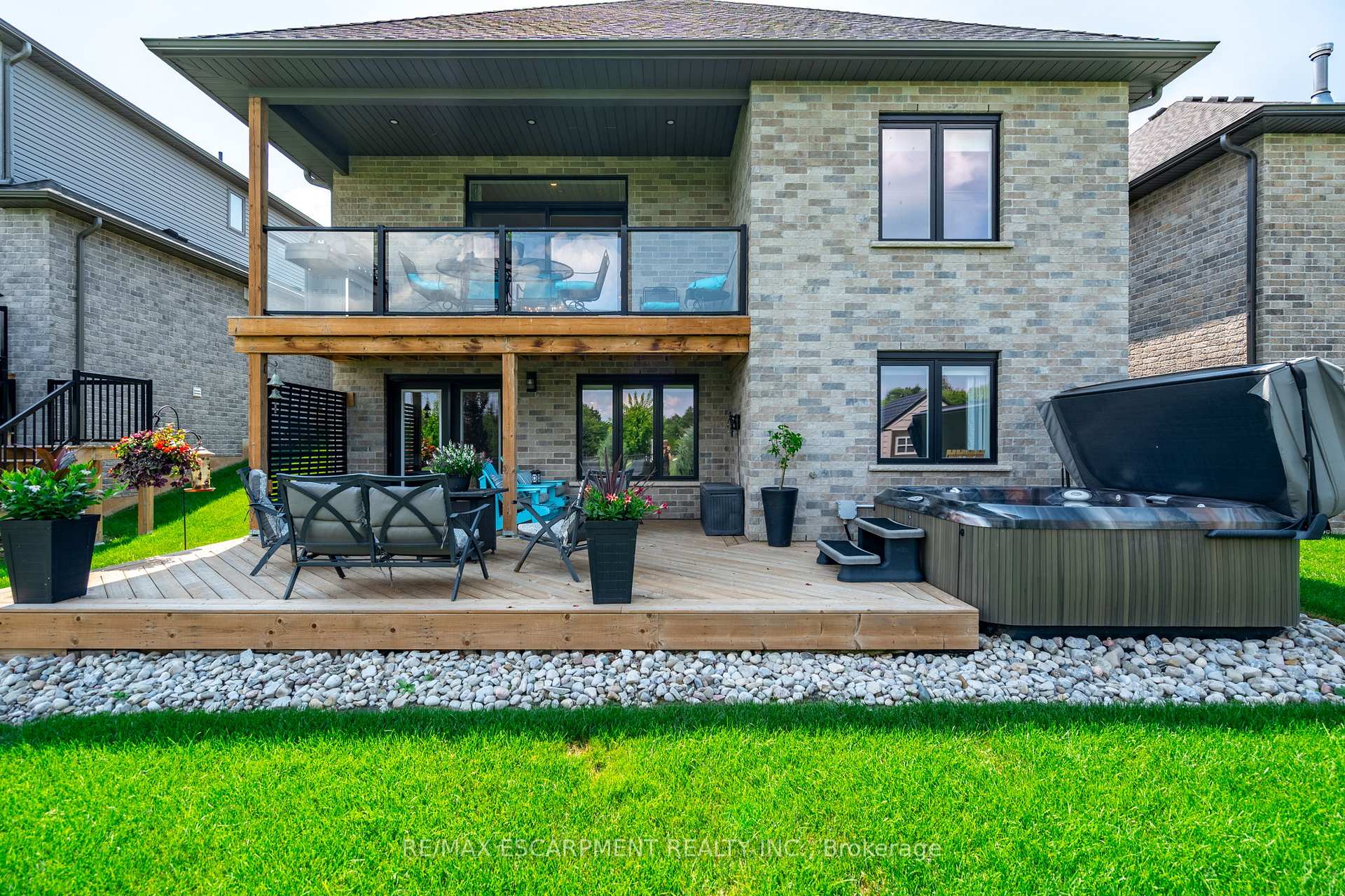 Photo 30 of 16 Whiting Drive, Brant, Paris — HOMEH