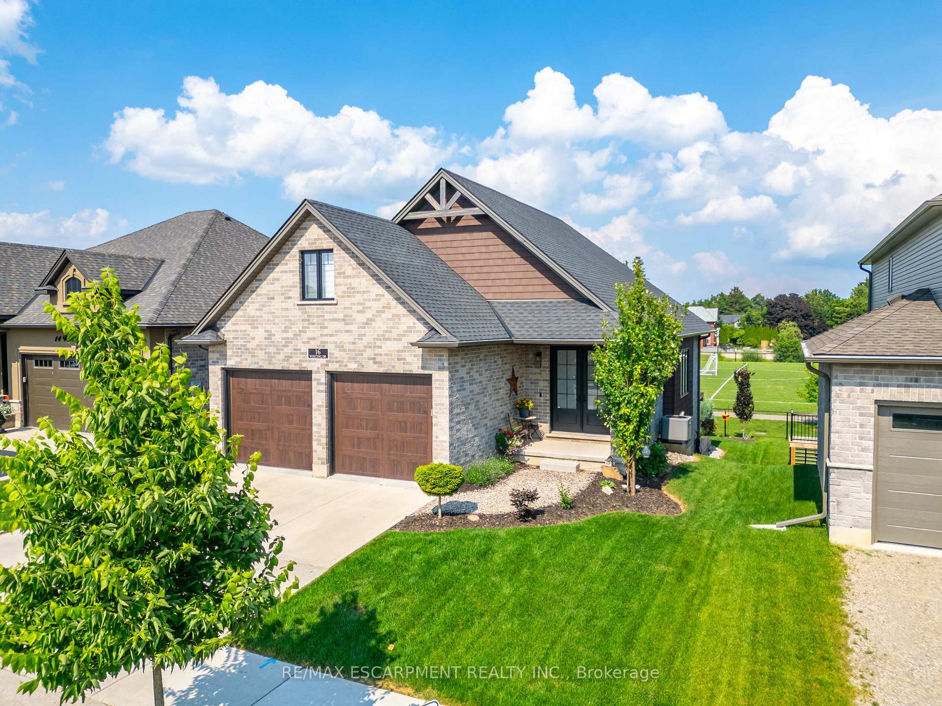 Photo 41 of 16 Whiting Drive, Brant, Paris — HOMEH