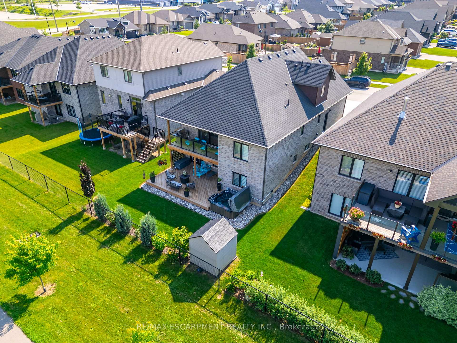 Photo 32 of 16 Whiting Drive, Brant, Paris — HOMEH