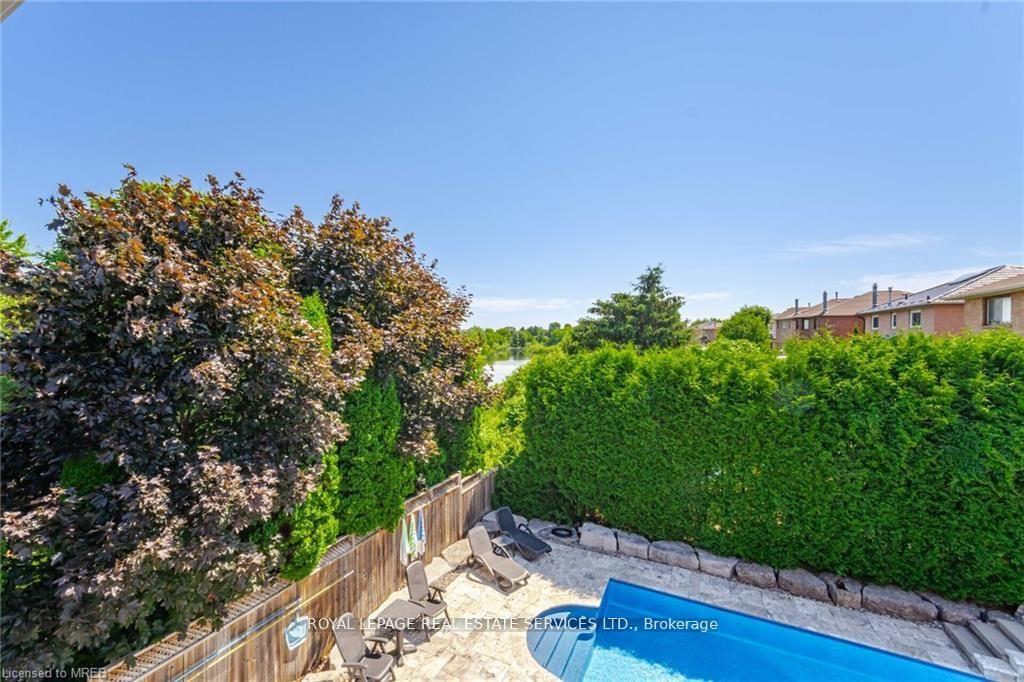 Photo 4 of 125 Ferndale Drive S, Barrie, Ardagh — HOMEH