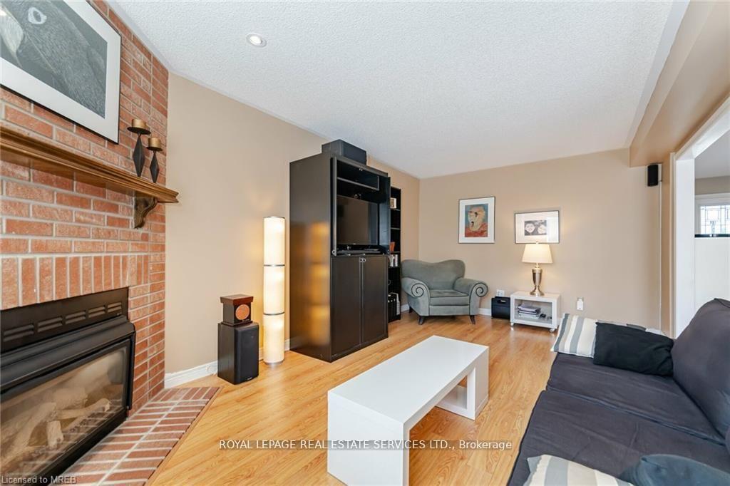 Photo 21 of 125 Ferndale Drive S, Barrie, Ardagh — HOMEH