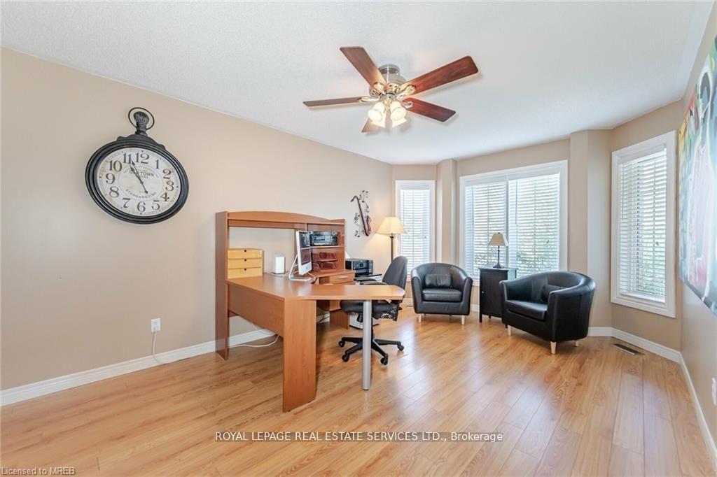 Photo 9 of 125 Ferndale Drive S, Barrie, Ardagh — HOMEH