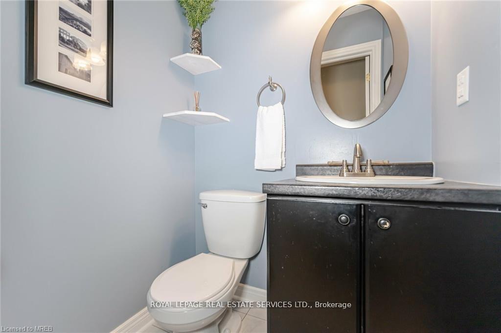 Photo 12 of 125 Ferndale Drive S, Barrie, Ardagh — HOMEH