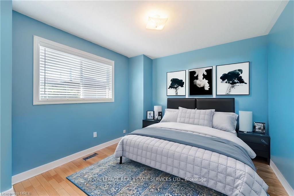 Photo 18 of 125 Ferndale Drive S, Barrie, Ardagh — HOMEH
