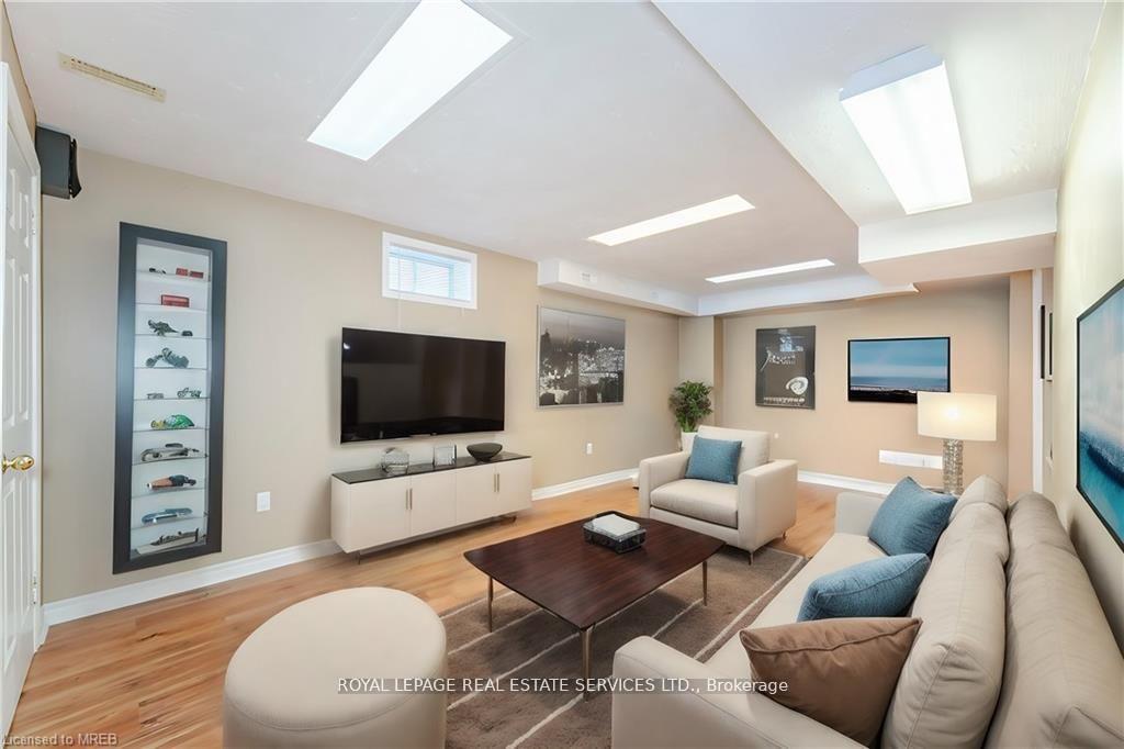 Photo 40 of 125 Ferndale Drive S, Barrie, Ardagh — HOMEH
