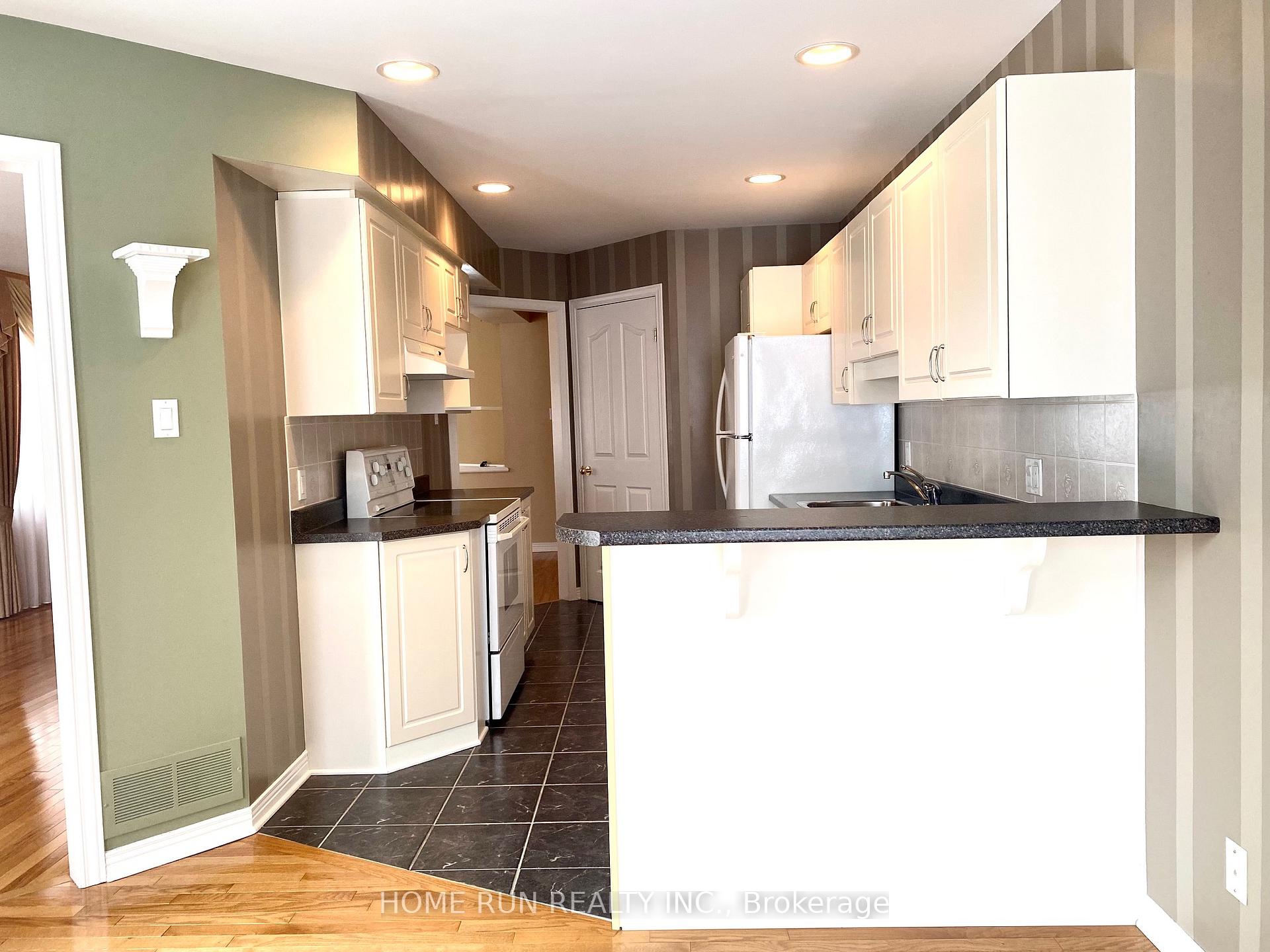 Photo 4 of 684 Wild Shore Crescent, Ottawa, Riverside South/Gloucester Glen — HOMEH