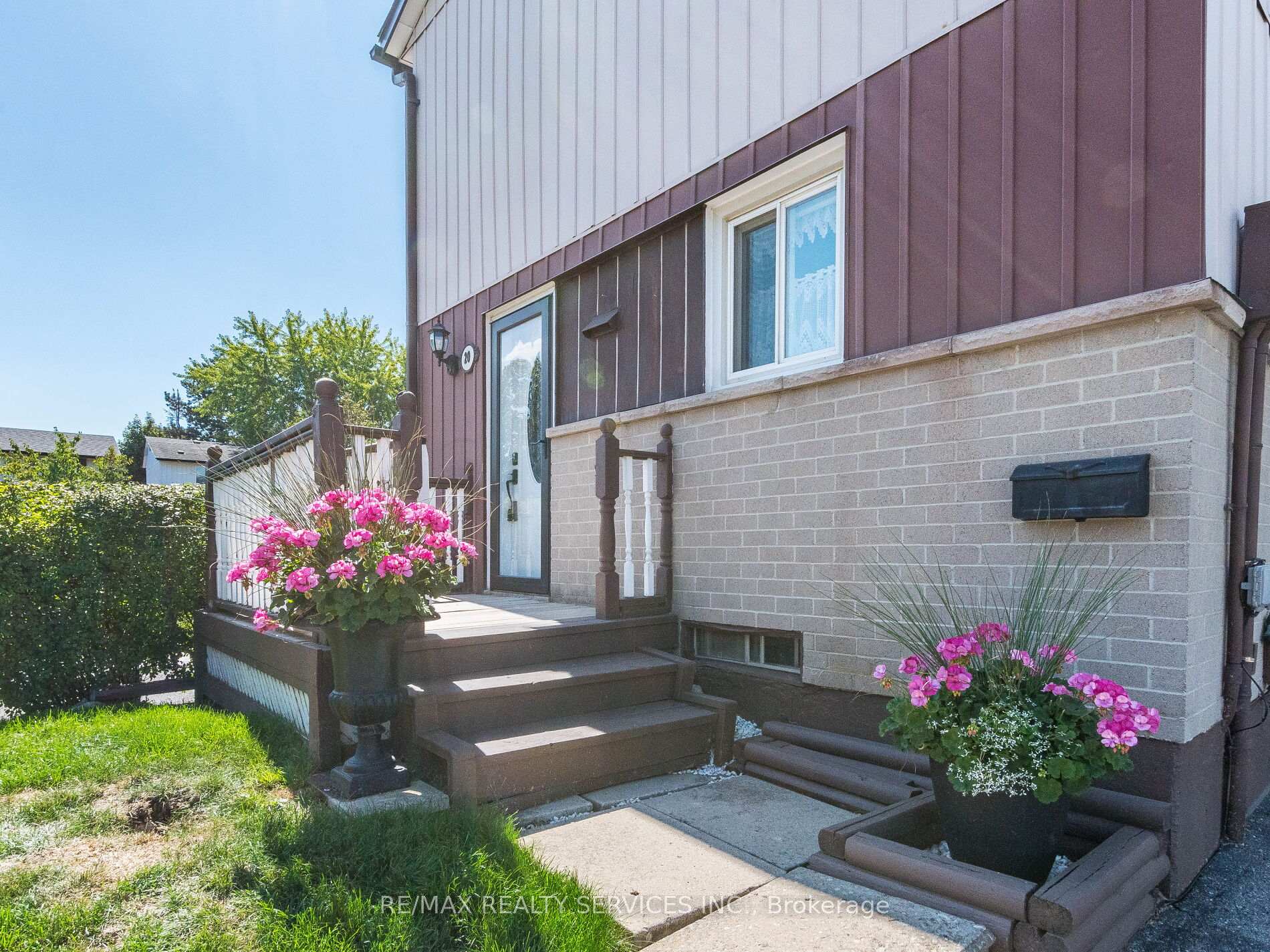Photo 2 of 20 Jasmine Square, Brampton, Northgate — HOMEH