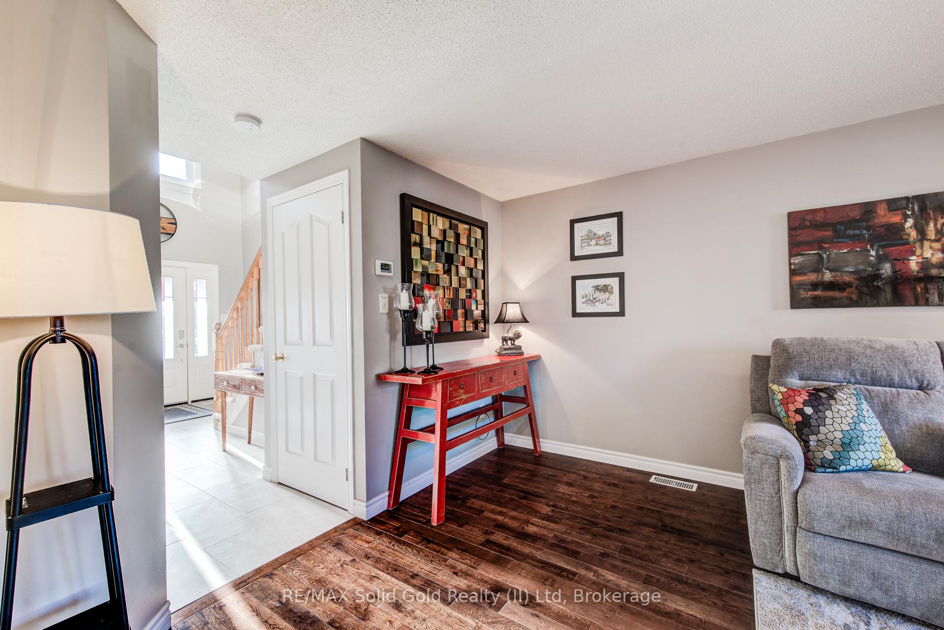Photo 13 of 528 Chesapeake Crescent, Waterloo — HOMEH
