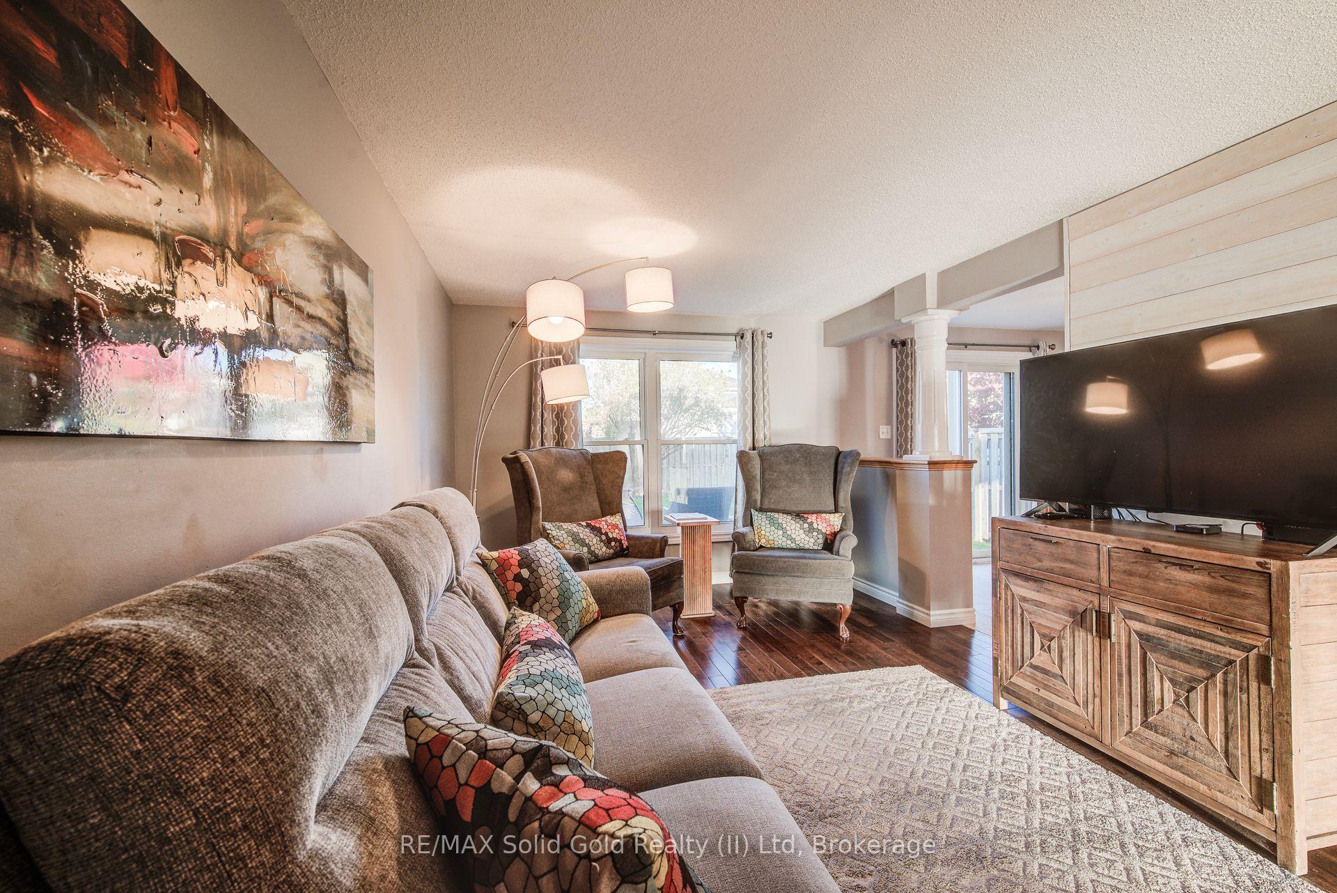 Photo 24 of 528 Chesapeake Crescent, Waterloo — HOMEH