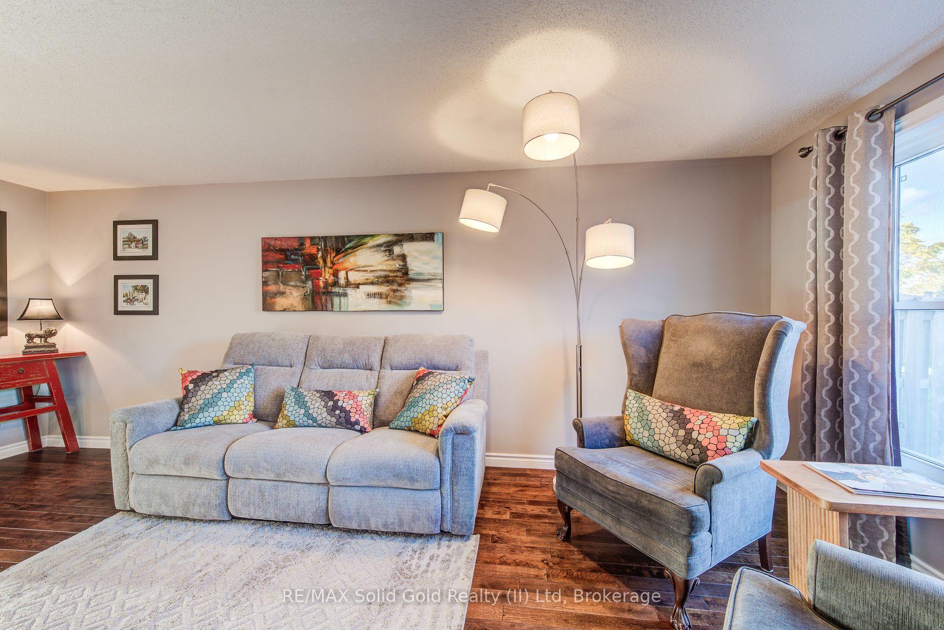 Photo 9 of 528 Chesapeake Crescent, Waterloo — HOMEH