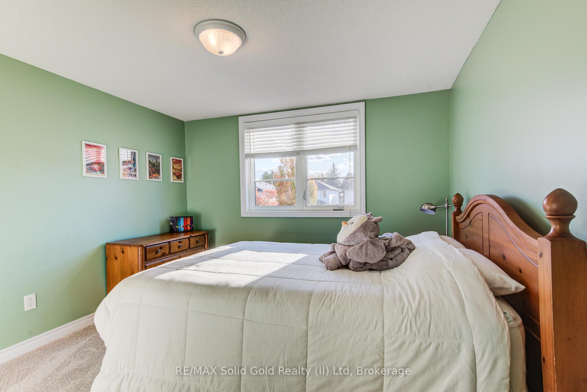 Photo 38 of 528 Chesapeake Crescent, Waterloo — HOMEH