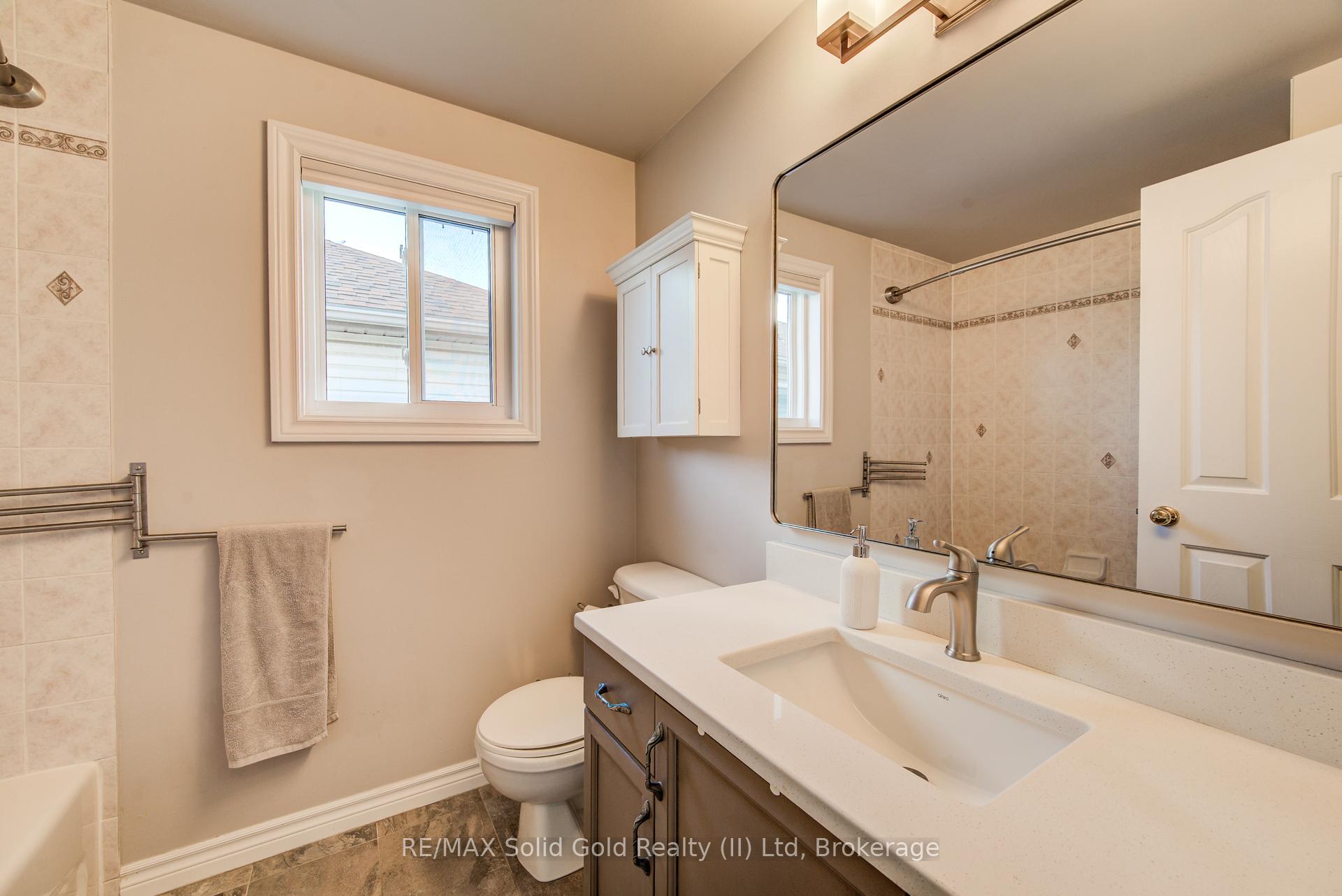 Photo 19 of 528 Chesapeake Crescent, Waterloo — HOMEH