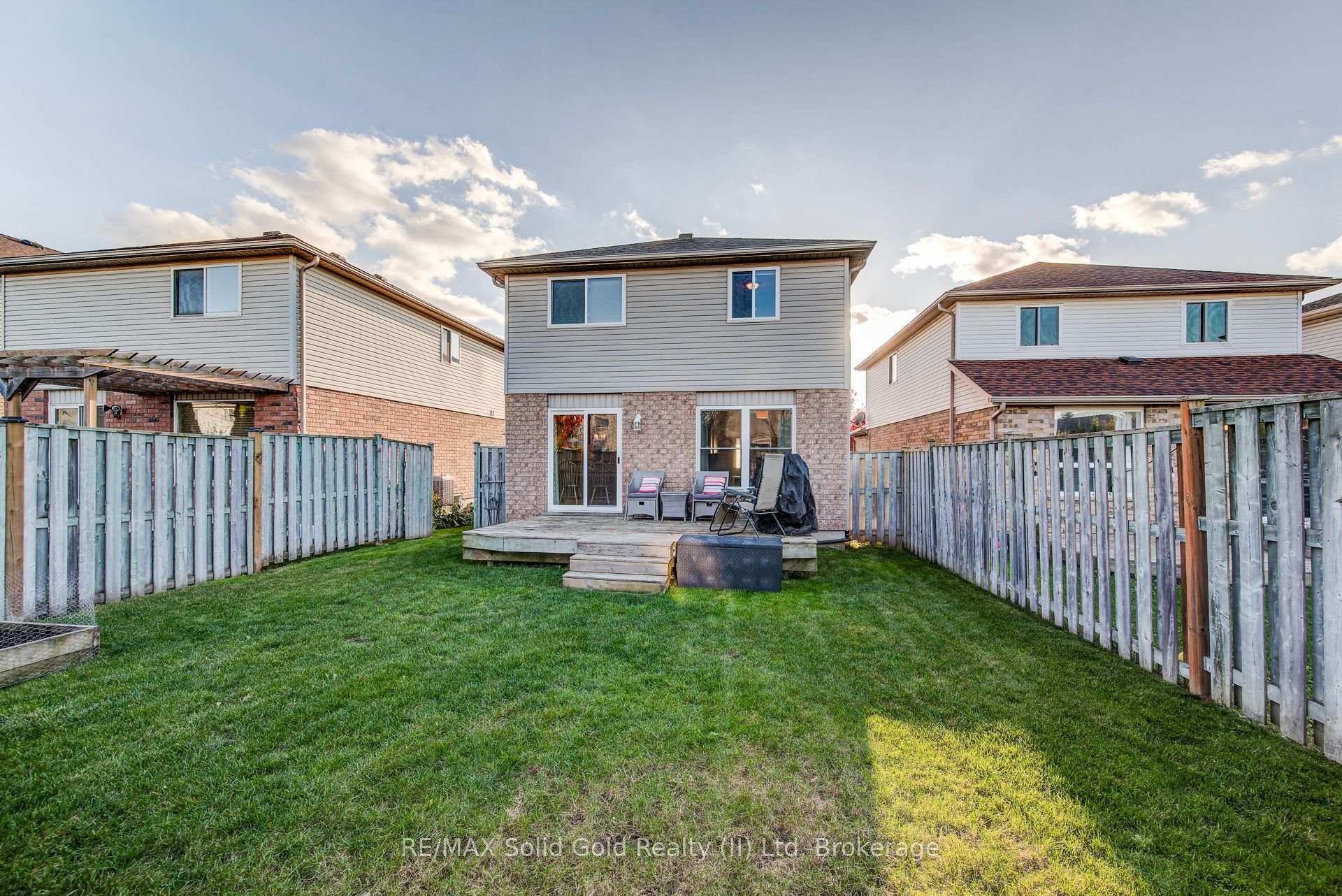 Photo 31 of 528 Chesapeake Crescent, Waterloo — HOMEH