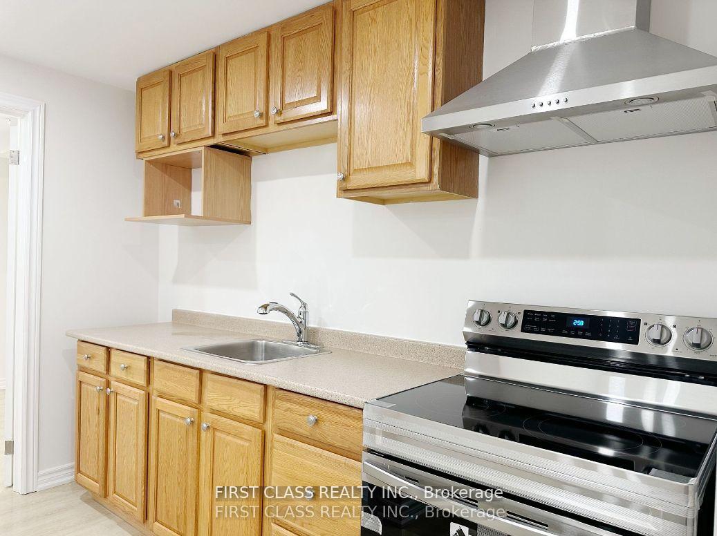 Photo 2 of Unit Basement, 338 Rhodes Avenue, Toronto, Greenwood-Coxwell — HOMEH