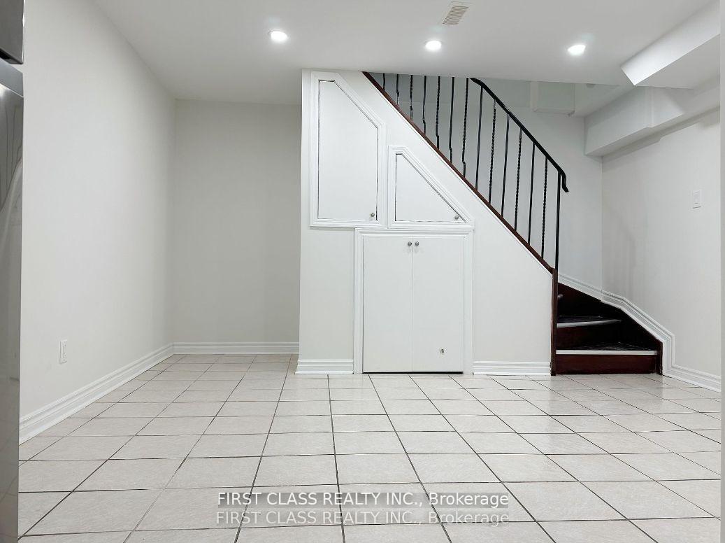 Photo 7 of Unit Basement, 338 Rhodes Avenue, Toronto, Greenwood-Coxwell — HOMEH