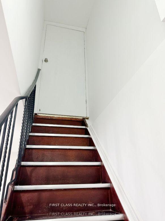 Photo 4 of Unit Basement, 338 Rhodes Avenue, Toronto, Greenwood-Coxwell — HOMEH
