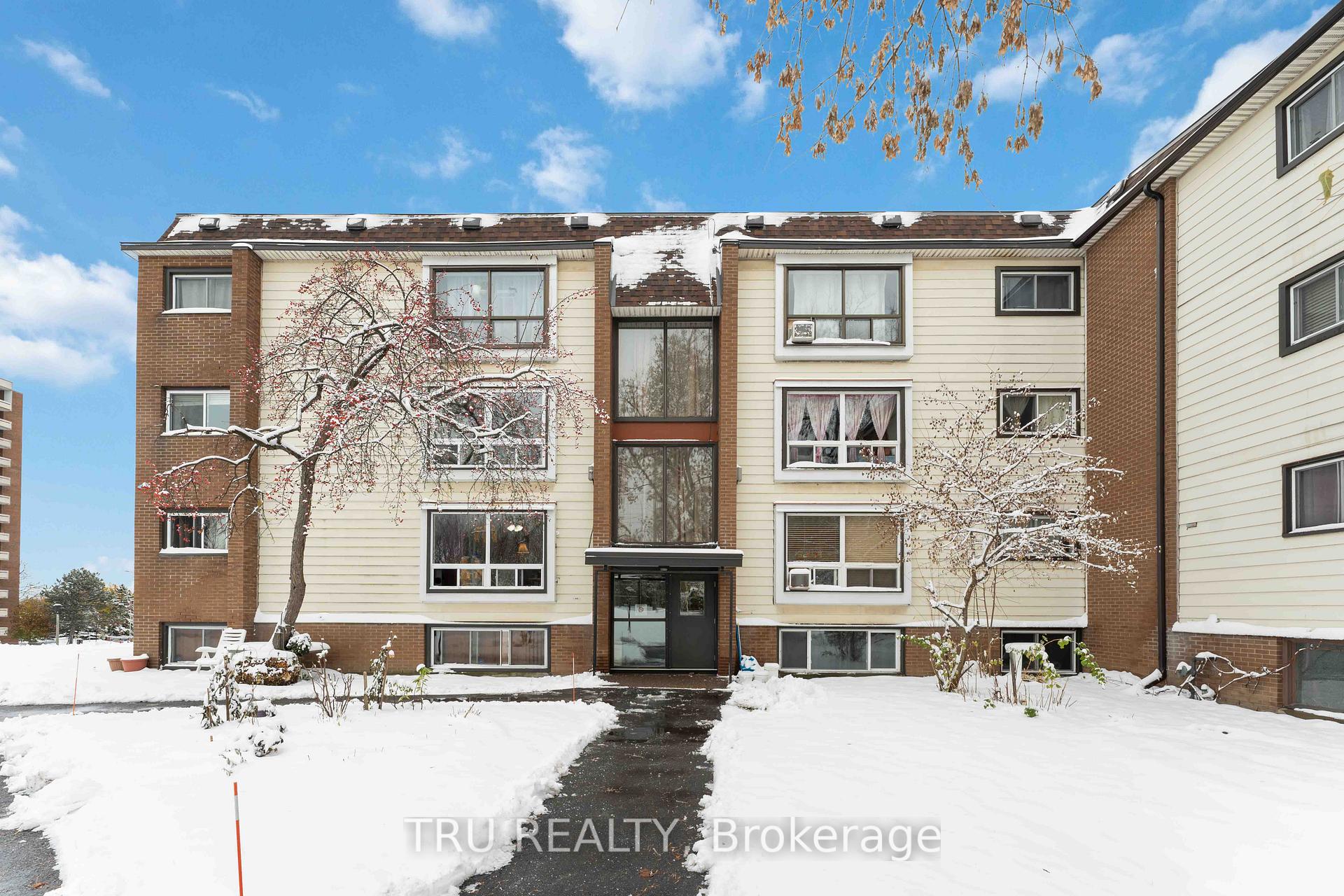 Front of Unit 8, 898 Elmsmere Road
