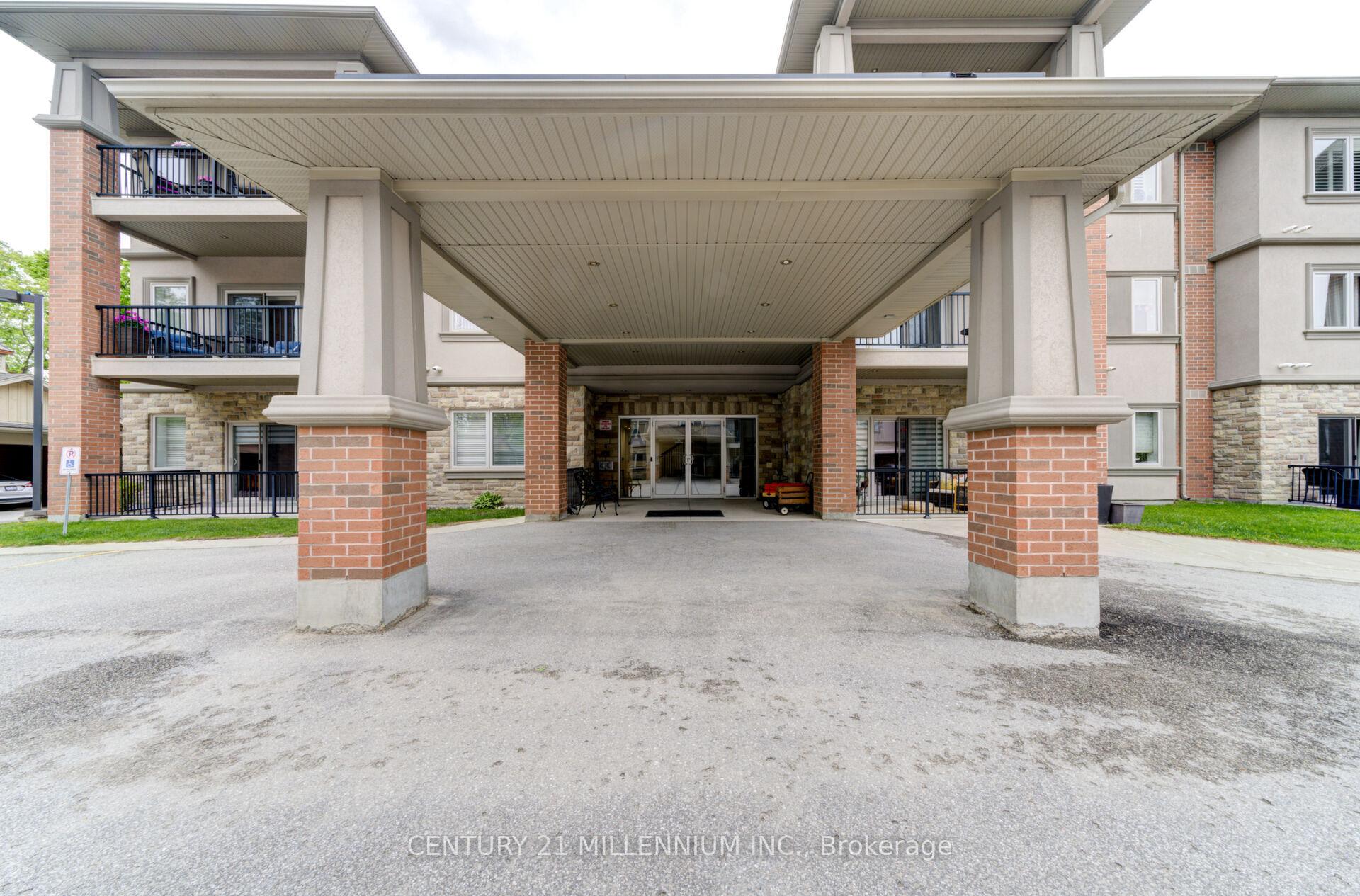 Photo 5 of Unit 208, 19A Yonge Street N, Springwater, Elmvale — HOMEH