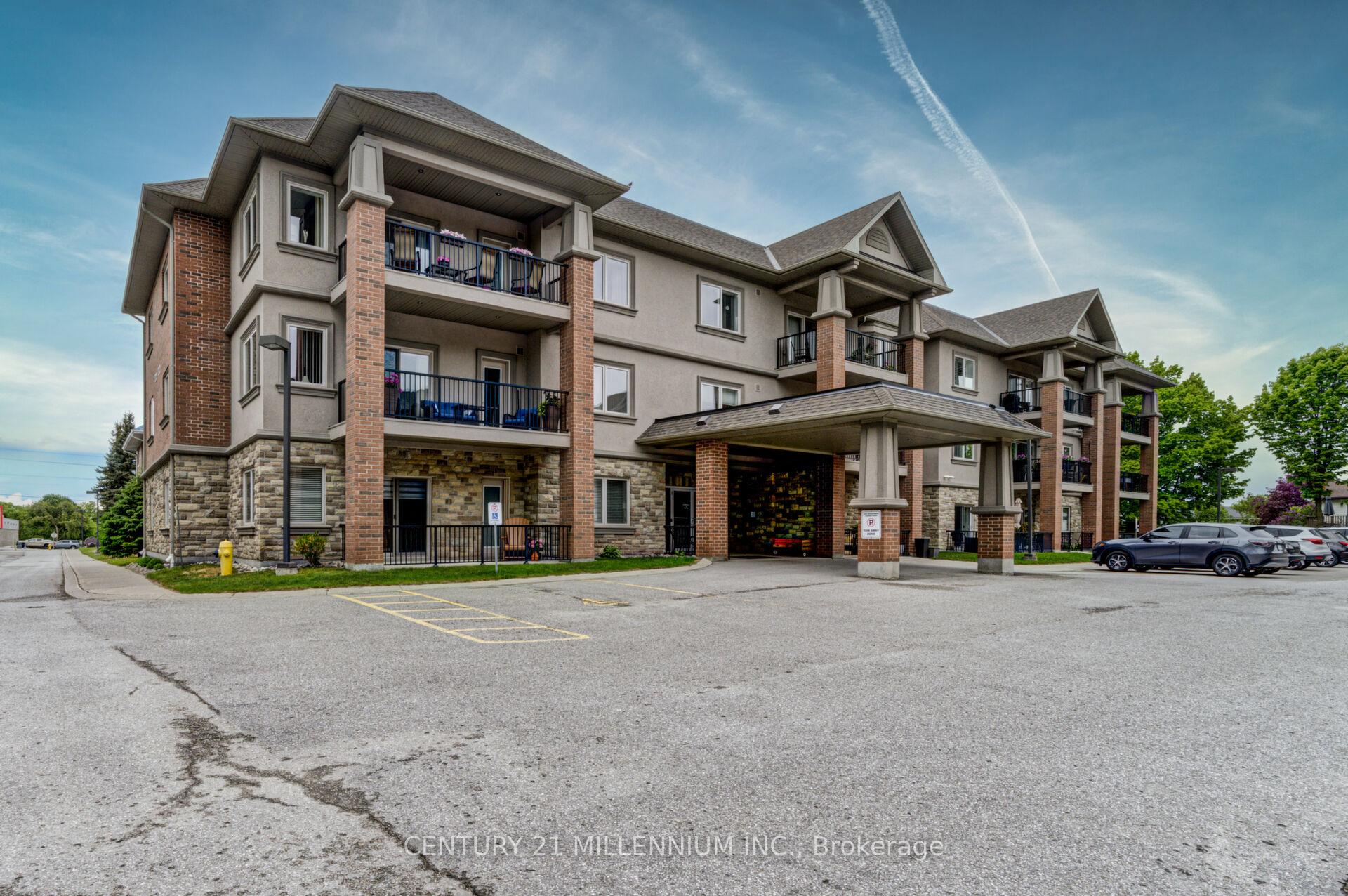 Photo 2 of Unit 208, 19A Yonge Street N, Springwater, Elmvale — HOMEH