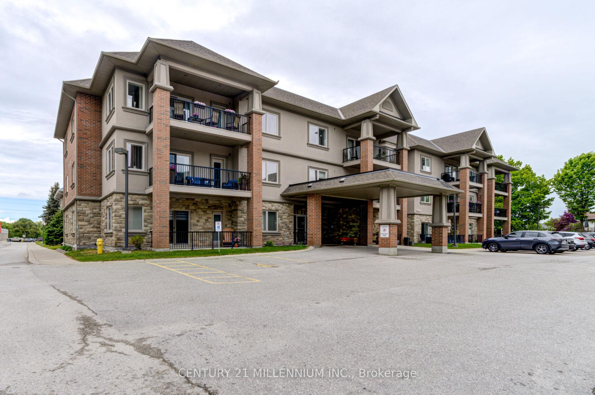 Photo 3 of Unit 208, 19A Yonge Street N, Springwater, Elmvale — HOMEH
