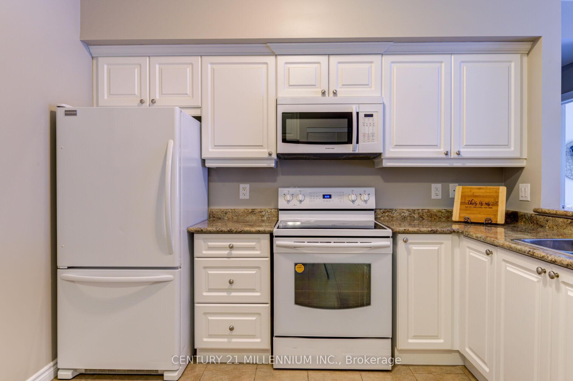 Photo 18 of Unit 208, 19A Yonge Street N, Springwater, Elmvale — HOMEH