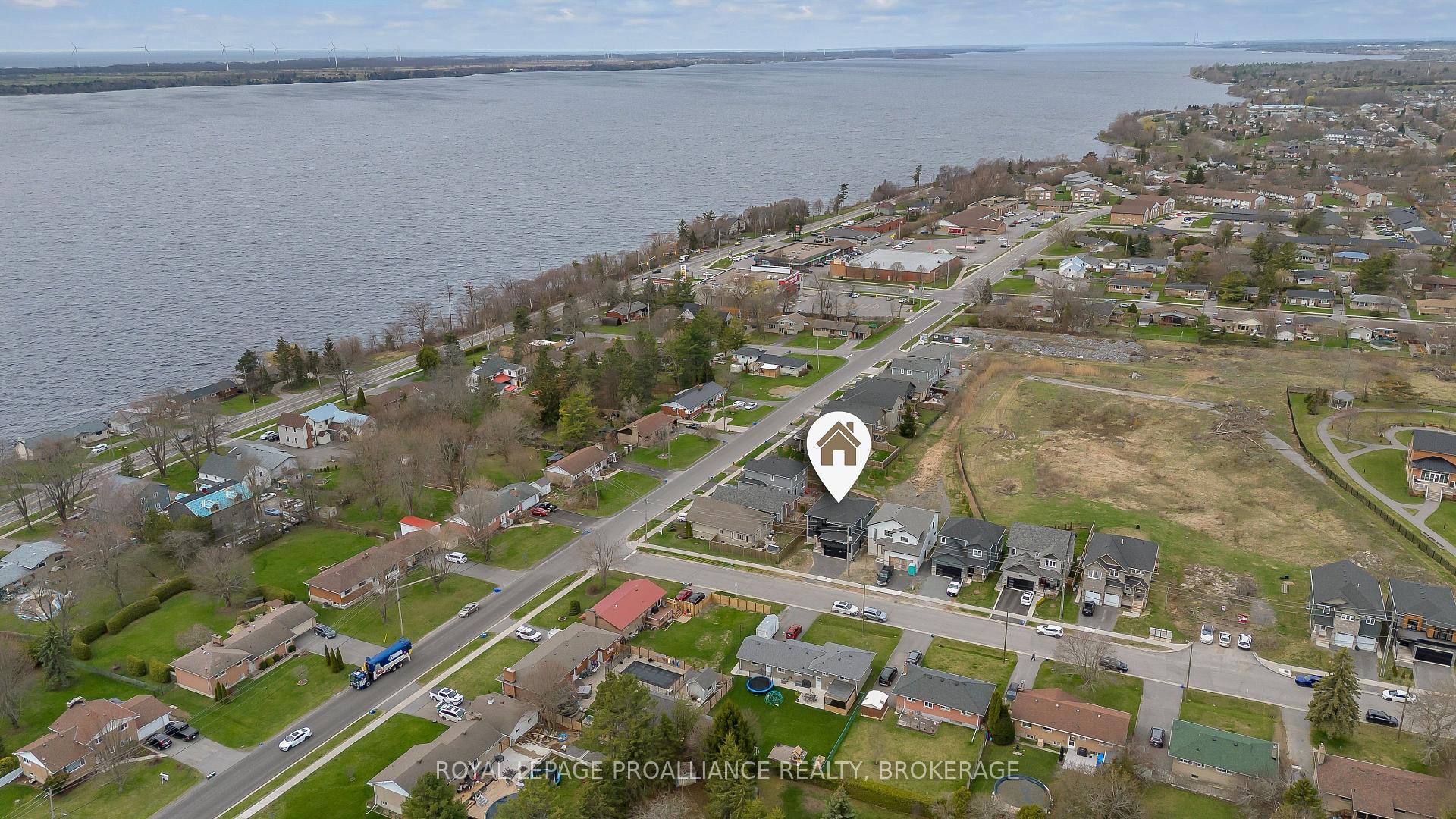 Photo 6 of 2 Park Crescent, Loyalist, Amherstview — HOMEH