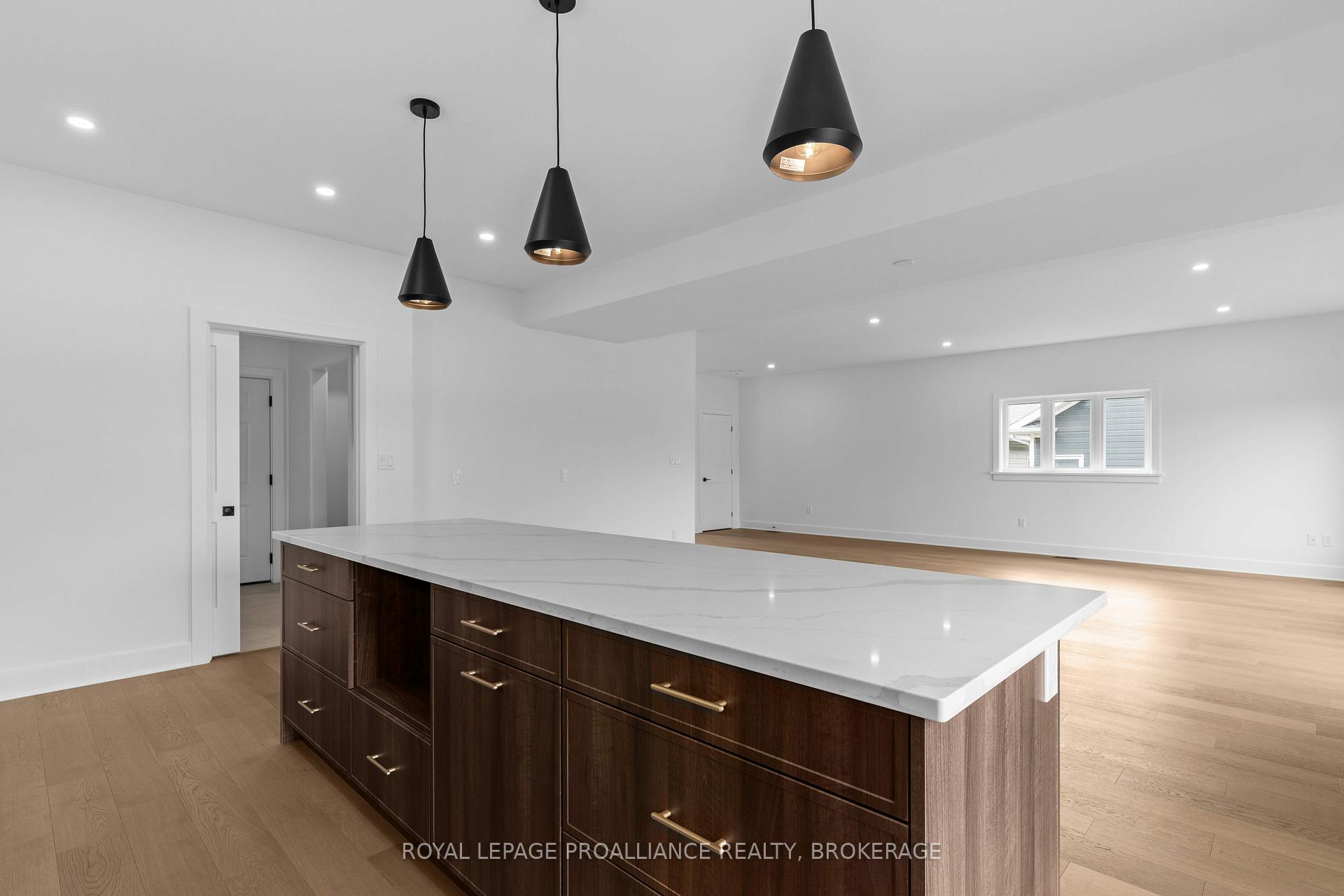 Photo 7 of 2 Park Crescent, Loyalist, Amherstview — HOMEH