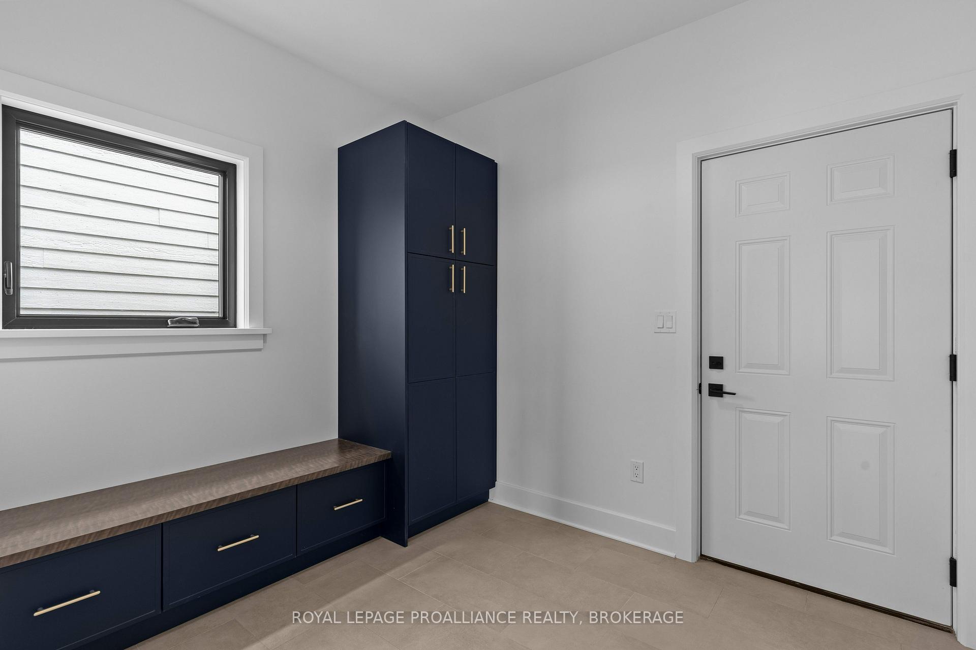 Photo 32 of 2 Park Crescent, Loyalist, Amherstview — HOMEH