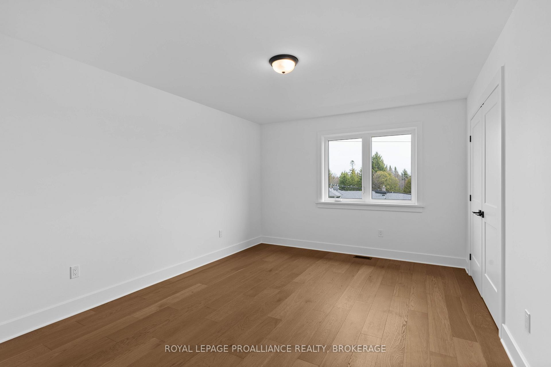 Photo 25 of 2 Park Crescent, Loyalist, Amherstview — HOMEH