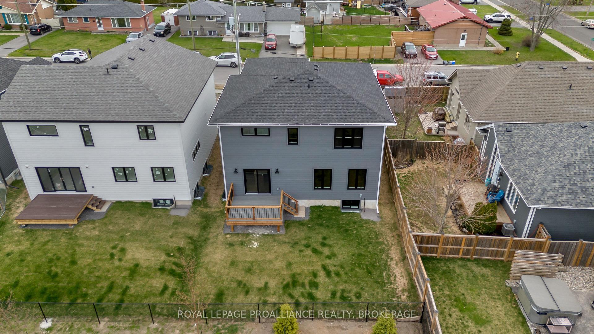 Photo 24 of 2 Park Crescent, Loyalist, Amherstview — HOMEH