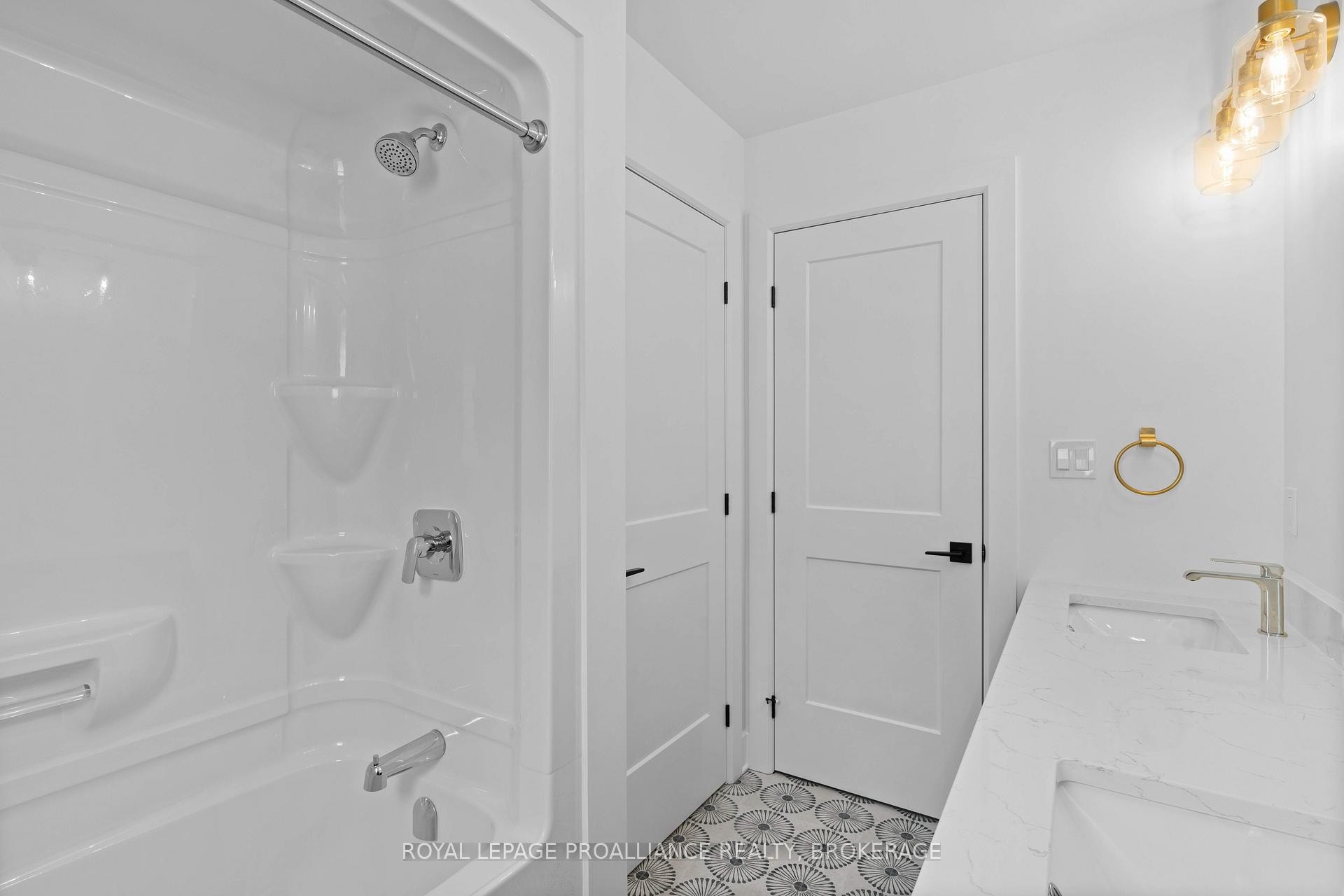 Photo 31 of 2 Park Crescent, Loyalist, Amherstview — HOMEH
